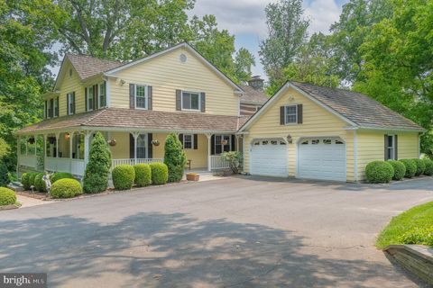 9020 OLD DOMINION DRIVE MCLEAN VA 22102