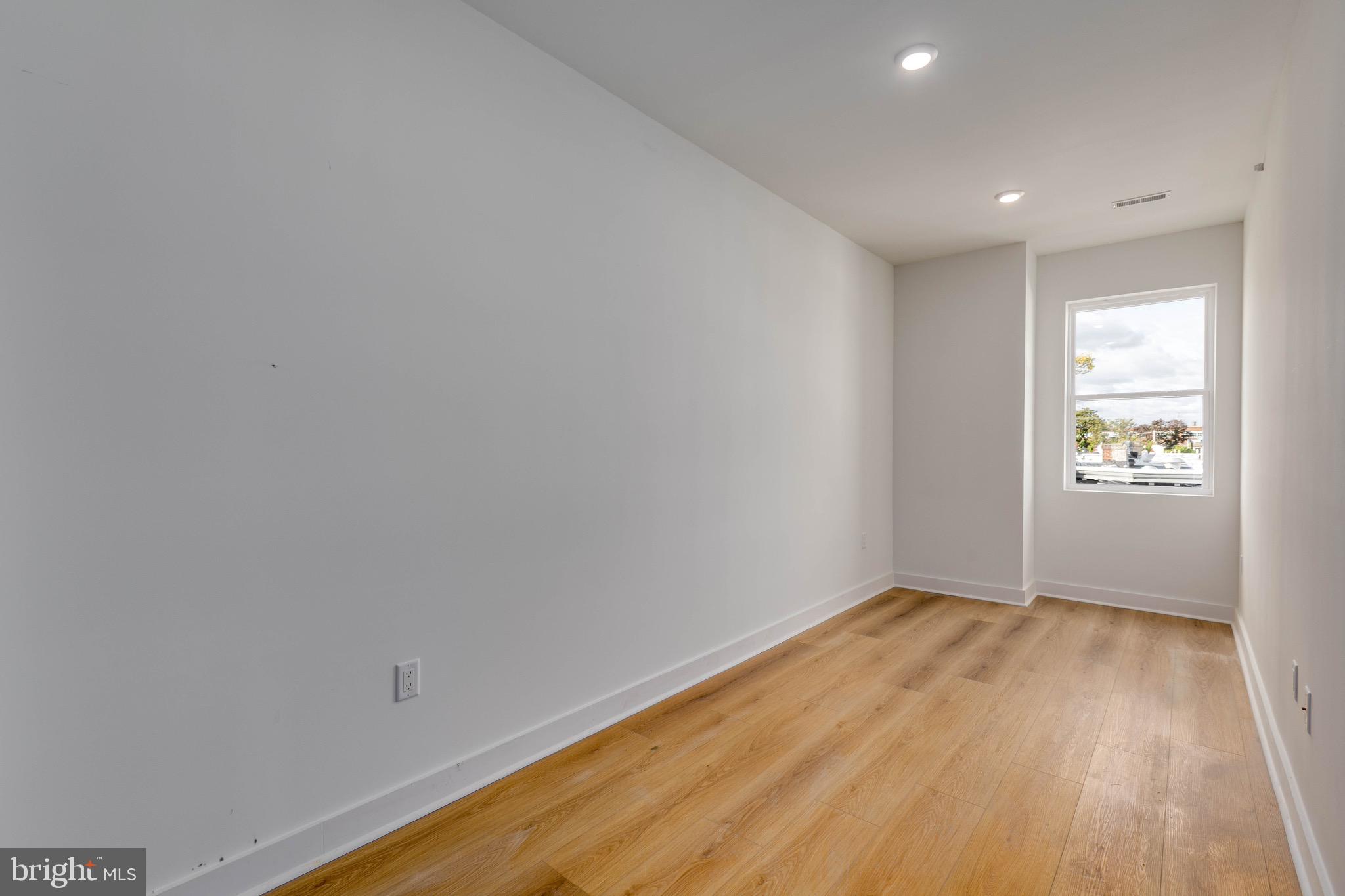 NORRIS SQUARE - Residential Lease