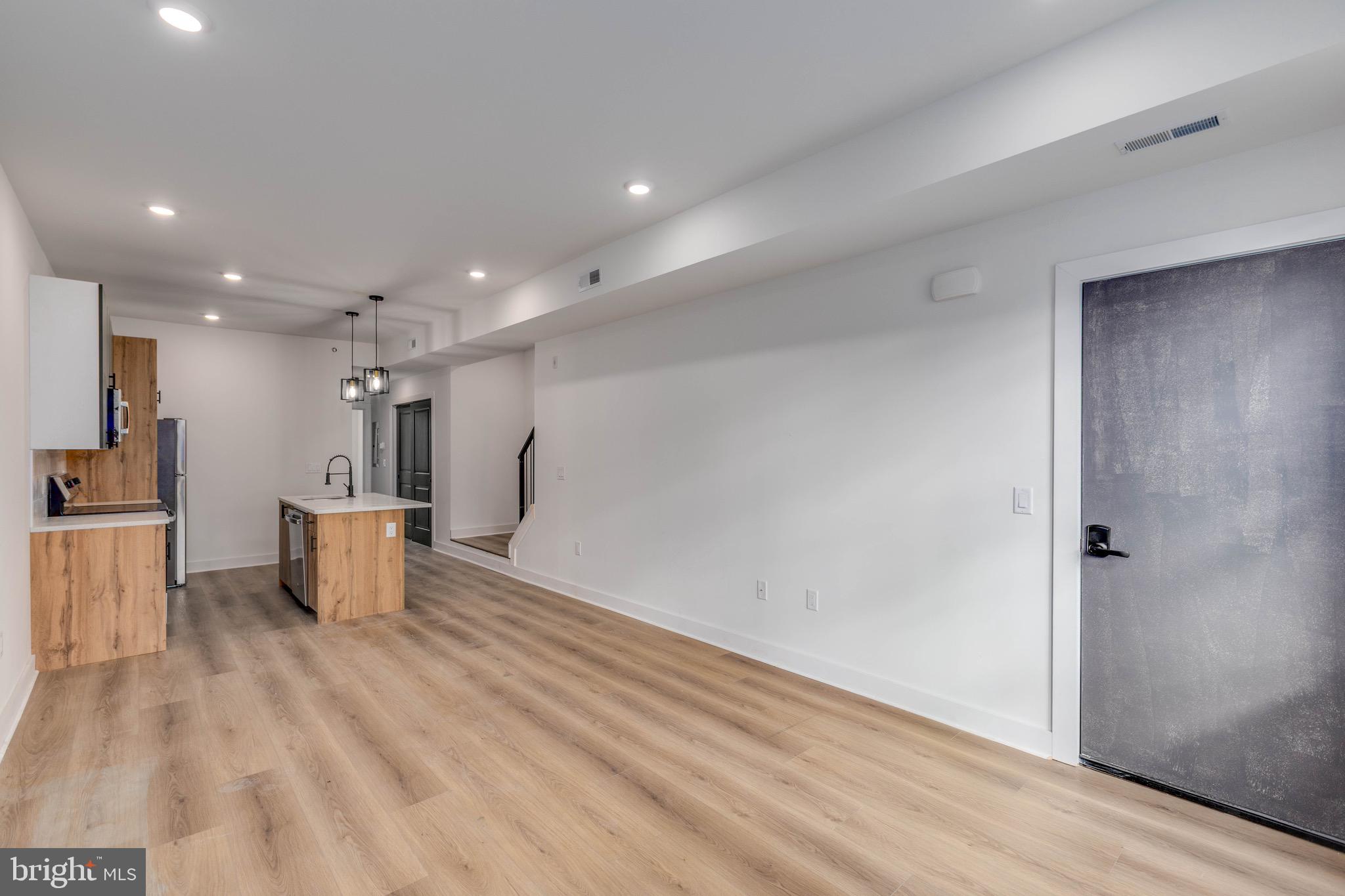 NORRIS SQUARE - Residential Lease