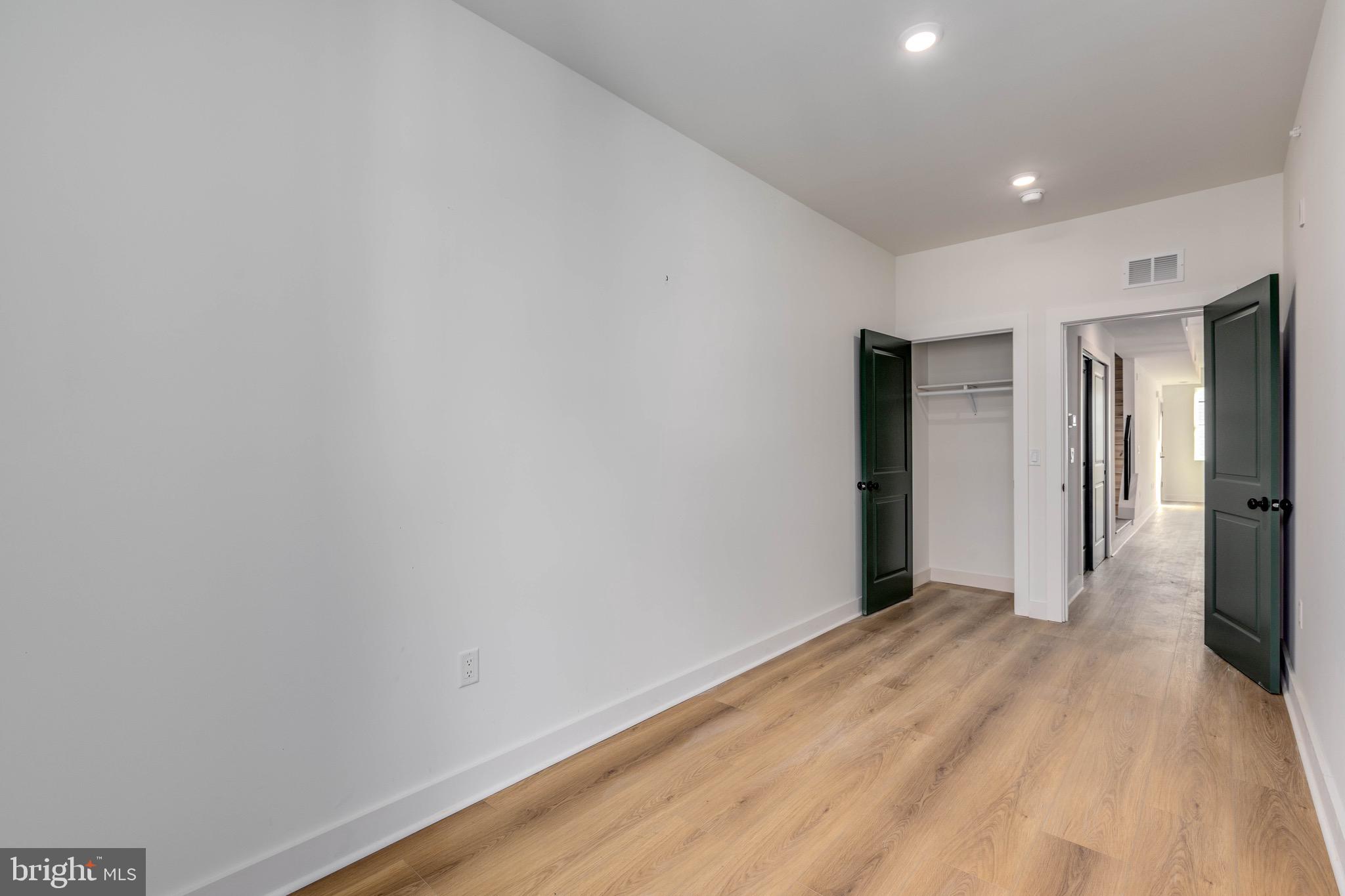 NORRIS SQUARE - Residential Lease