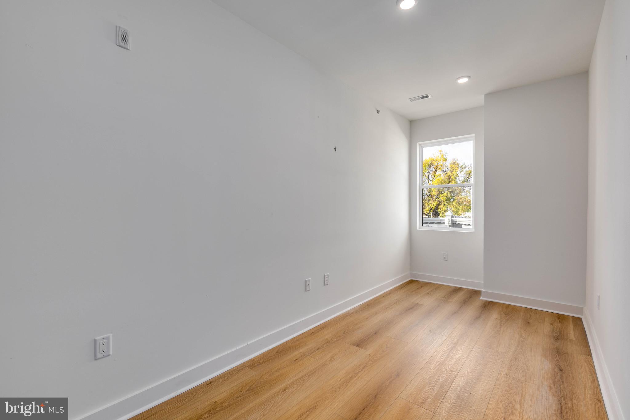 NORRIS SQUARE - Residential Lease