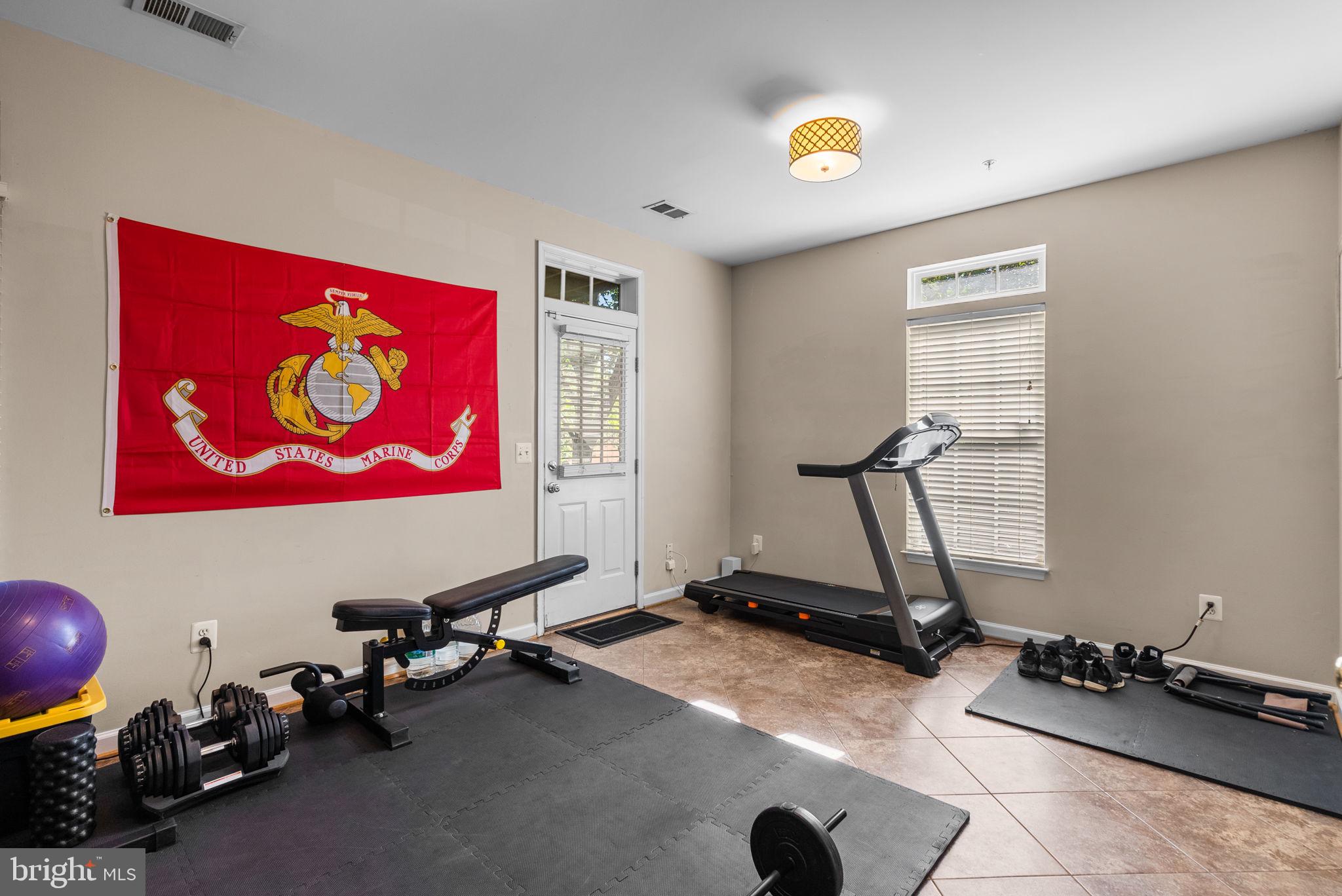 HUNTINGTON GROVE - Residential Lease