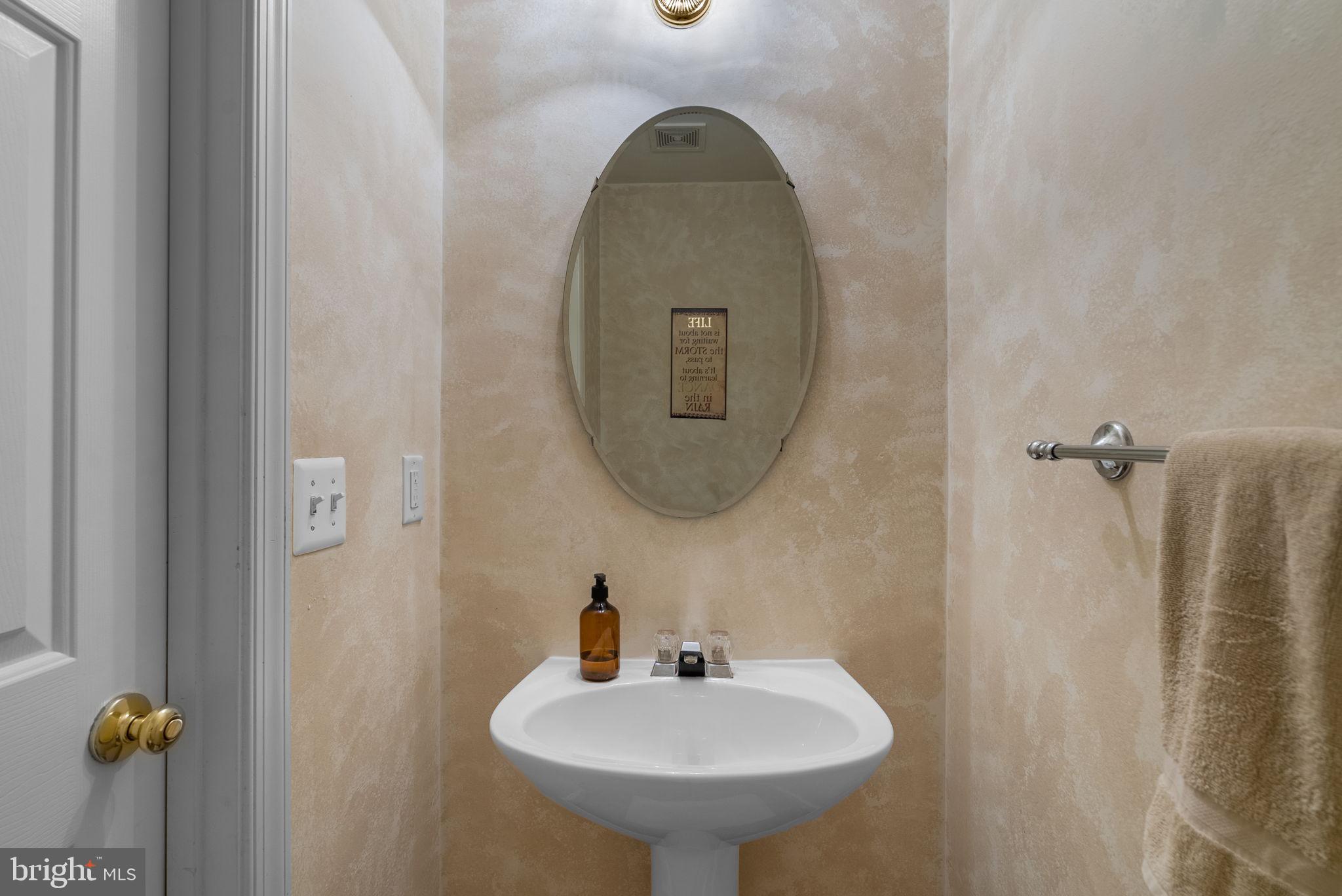 HUNTINGTON GROVE - Residential Lease