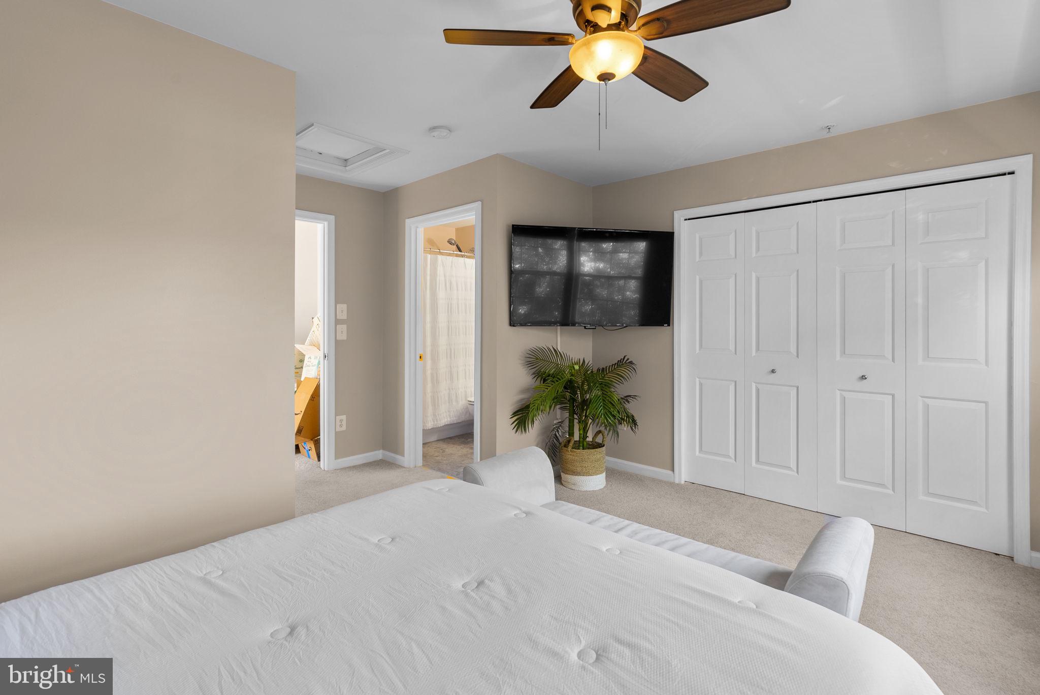 HUNTINGTON GROVE - Residential Lease