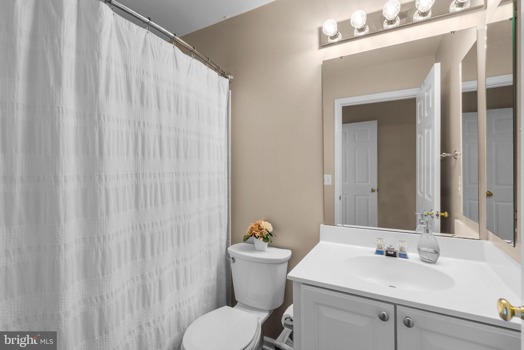 HUNTINGTON GROVE - Residential Lease