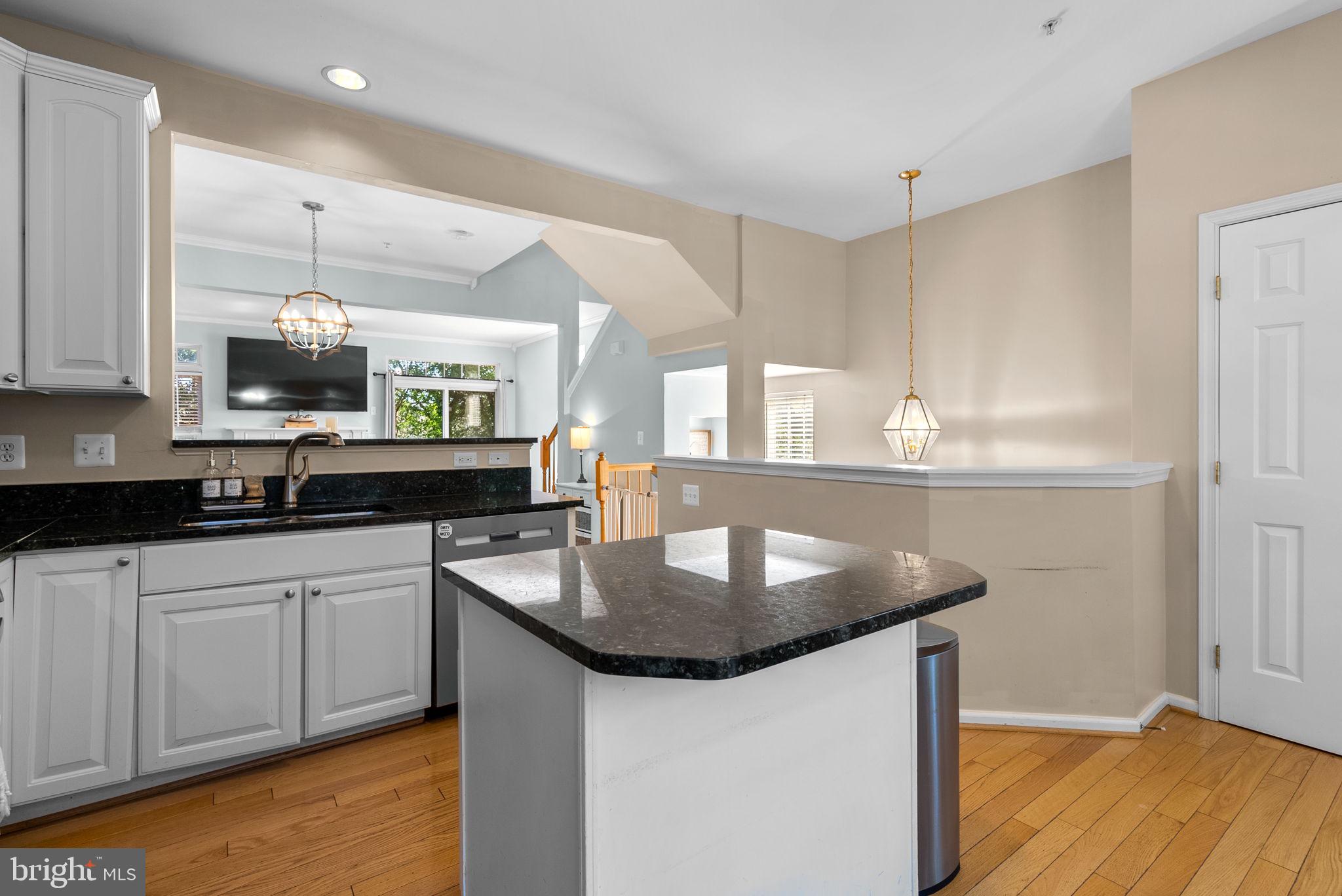 HUNTINGTON GROVE - Residential Lease