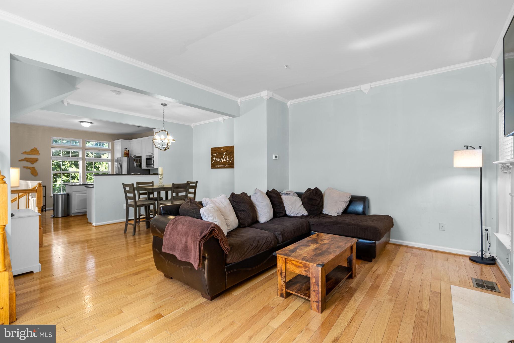 HUNTINGTON GROVE - Residential Lease