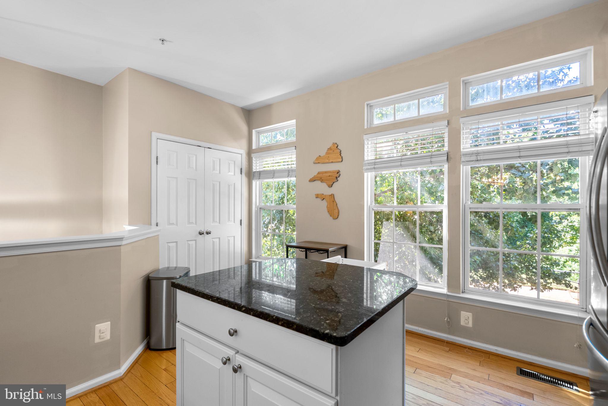 HUNTINGTON GROVE - Residential Lease