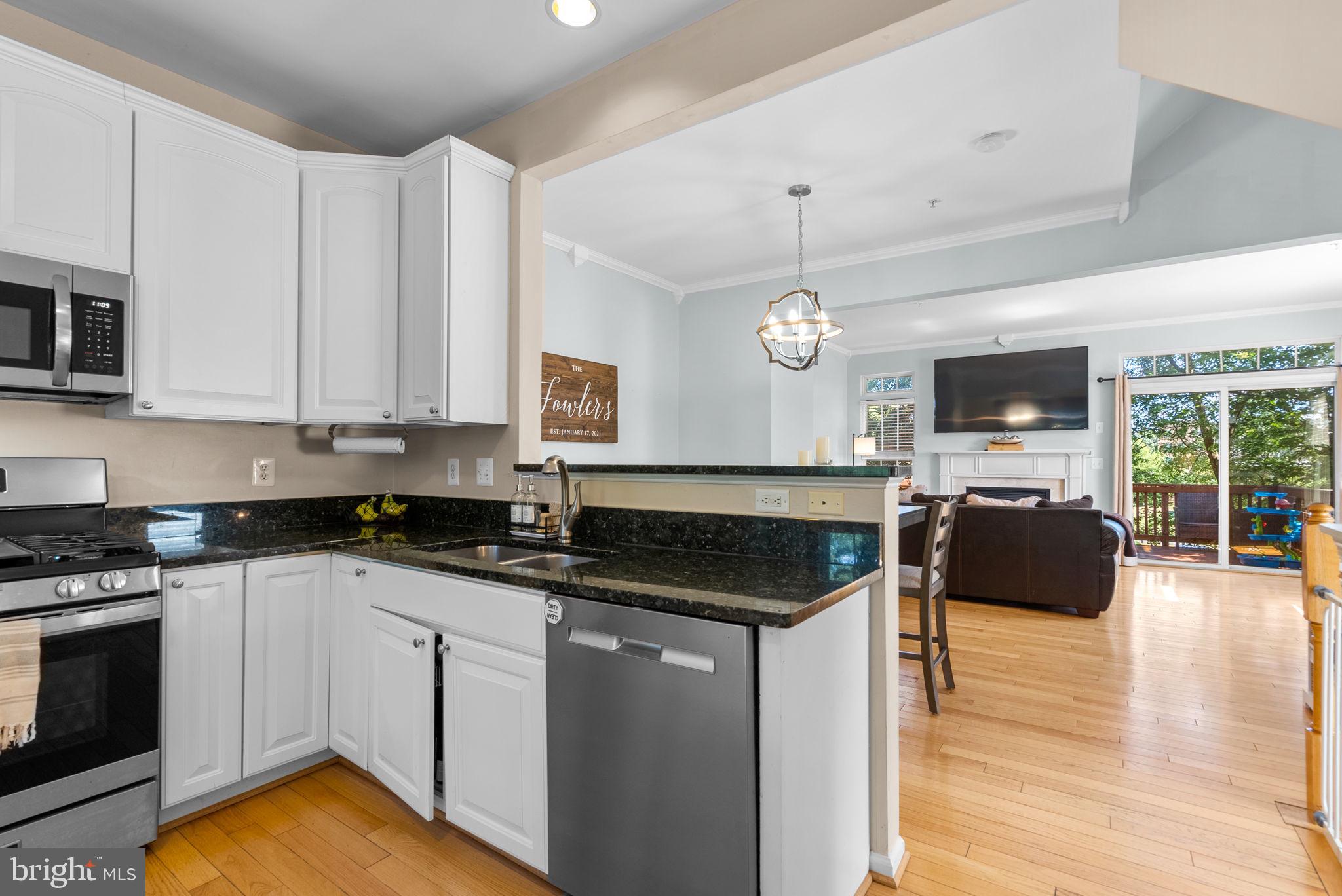 HUNTINGTON GROVE - Residential Lease