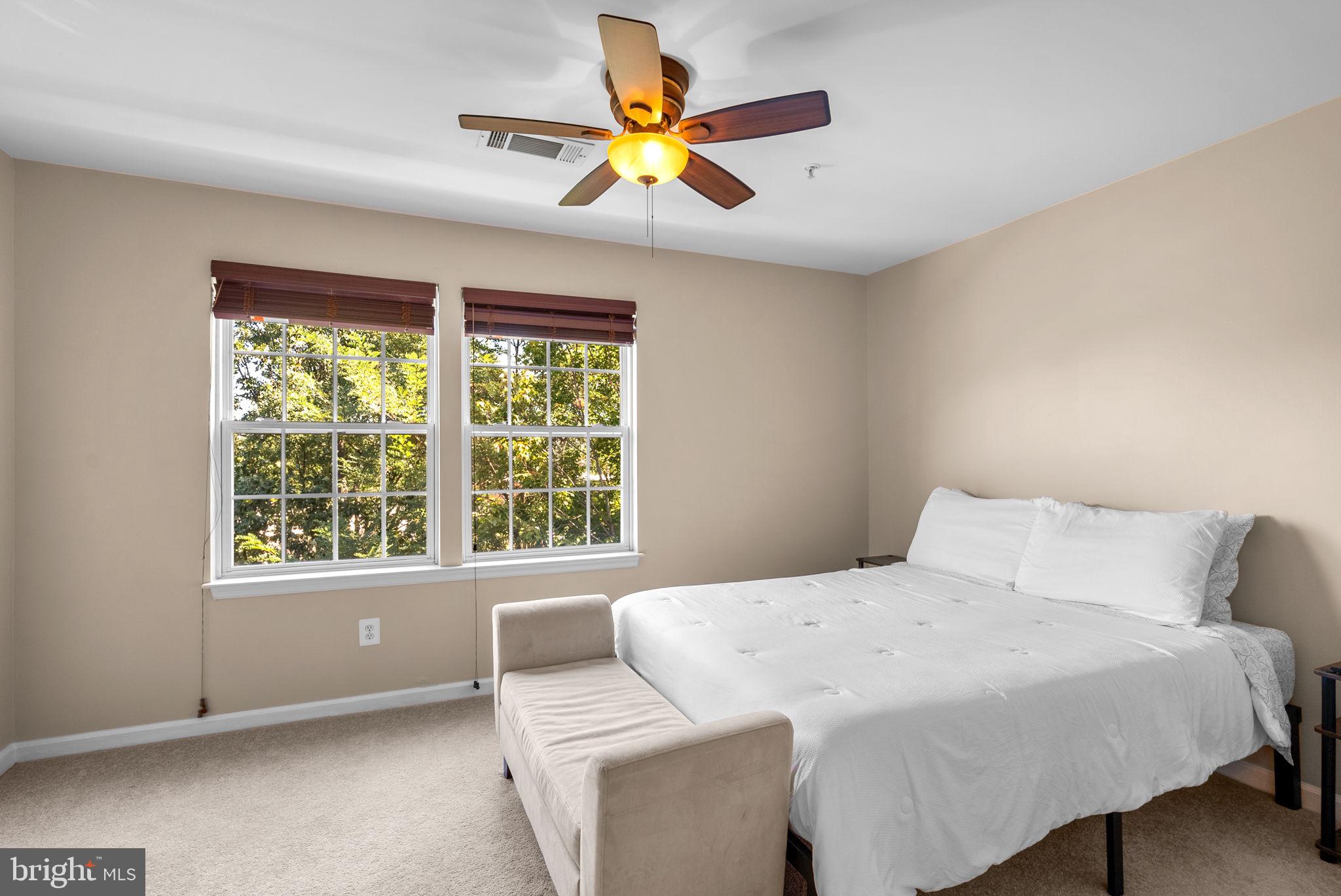 HUNTINGTON GROVE - Residential Lease