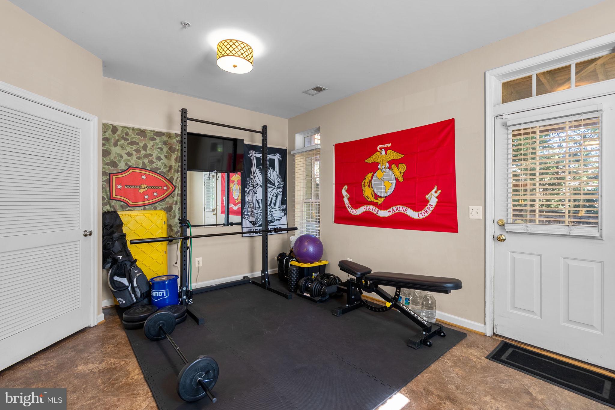 HUNTINGTON GROVE - Residential Lease