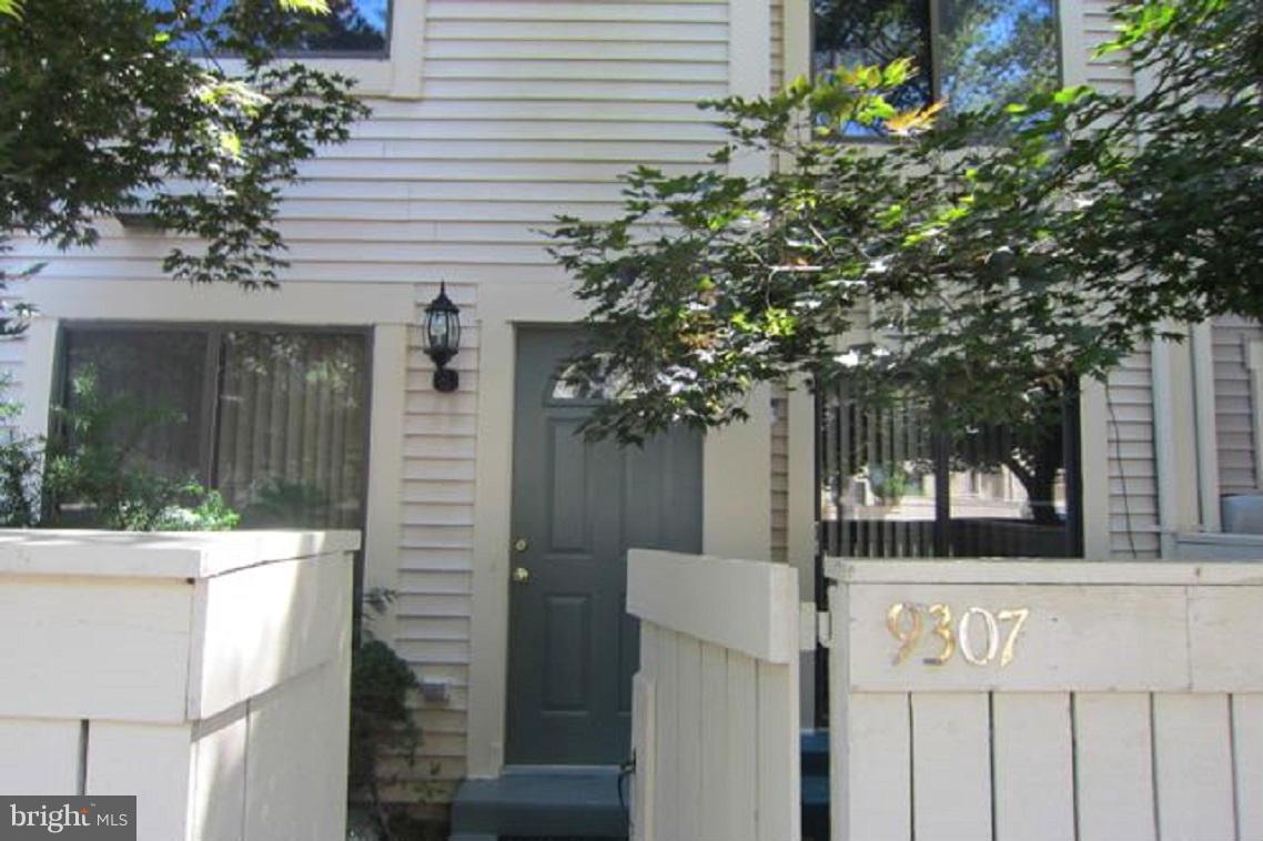 ESSEX PLACE - Residential Lease