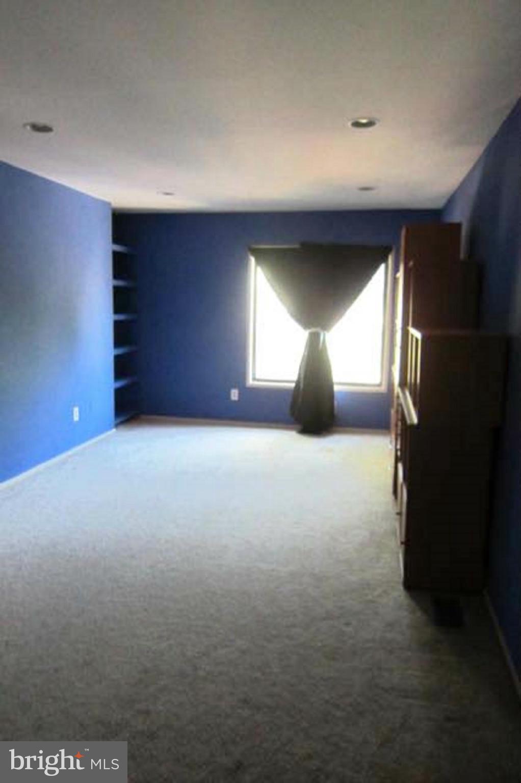 ESSEX PLACE - Residential Lease