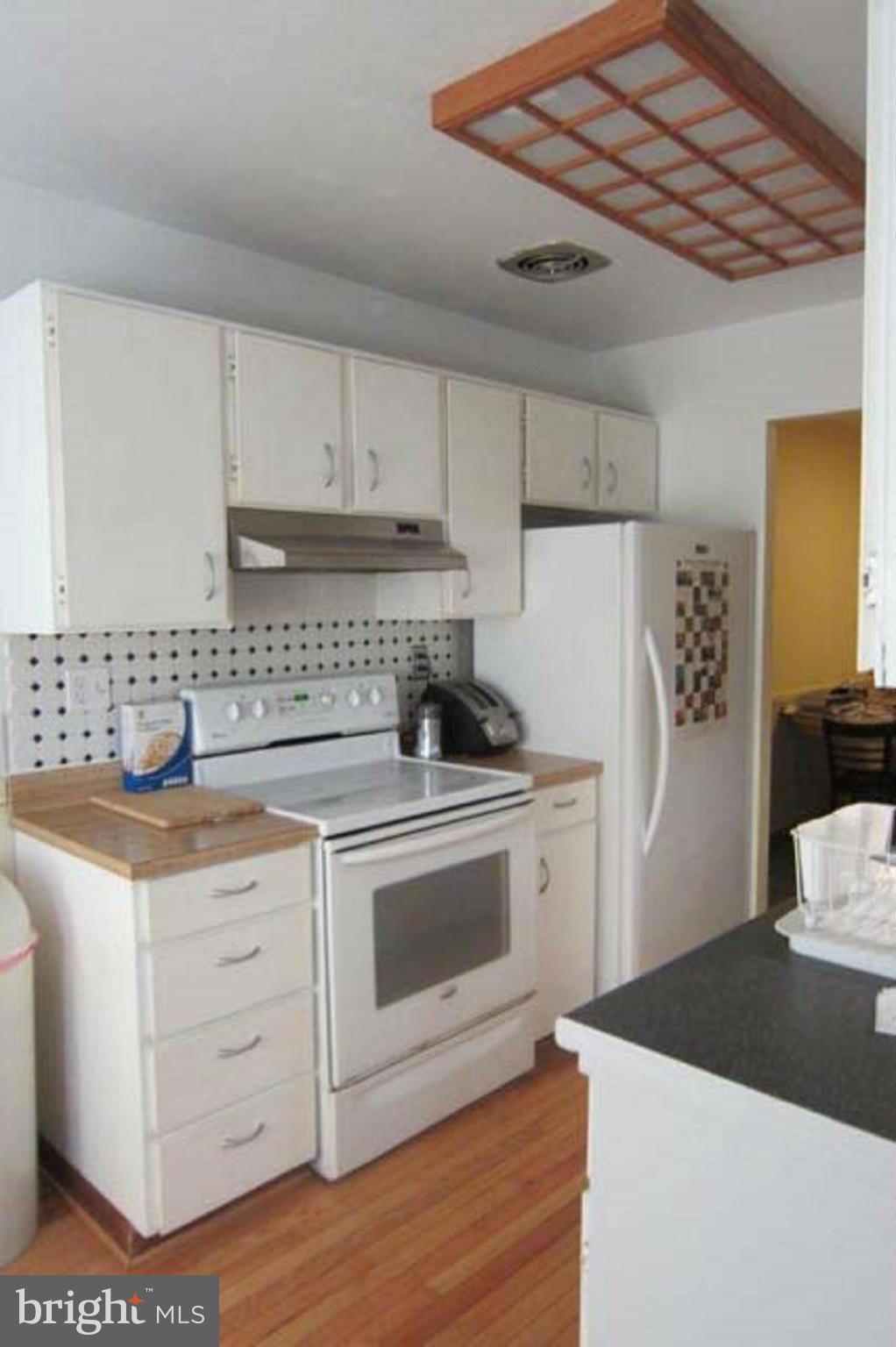 ESSEX PLACE - Residential Lease