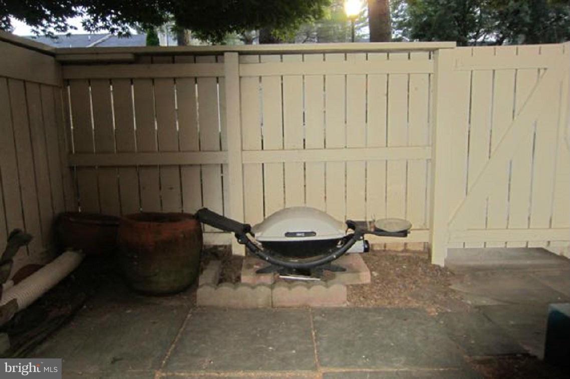 ESSEX PLACE - Residential Lease