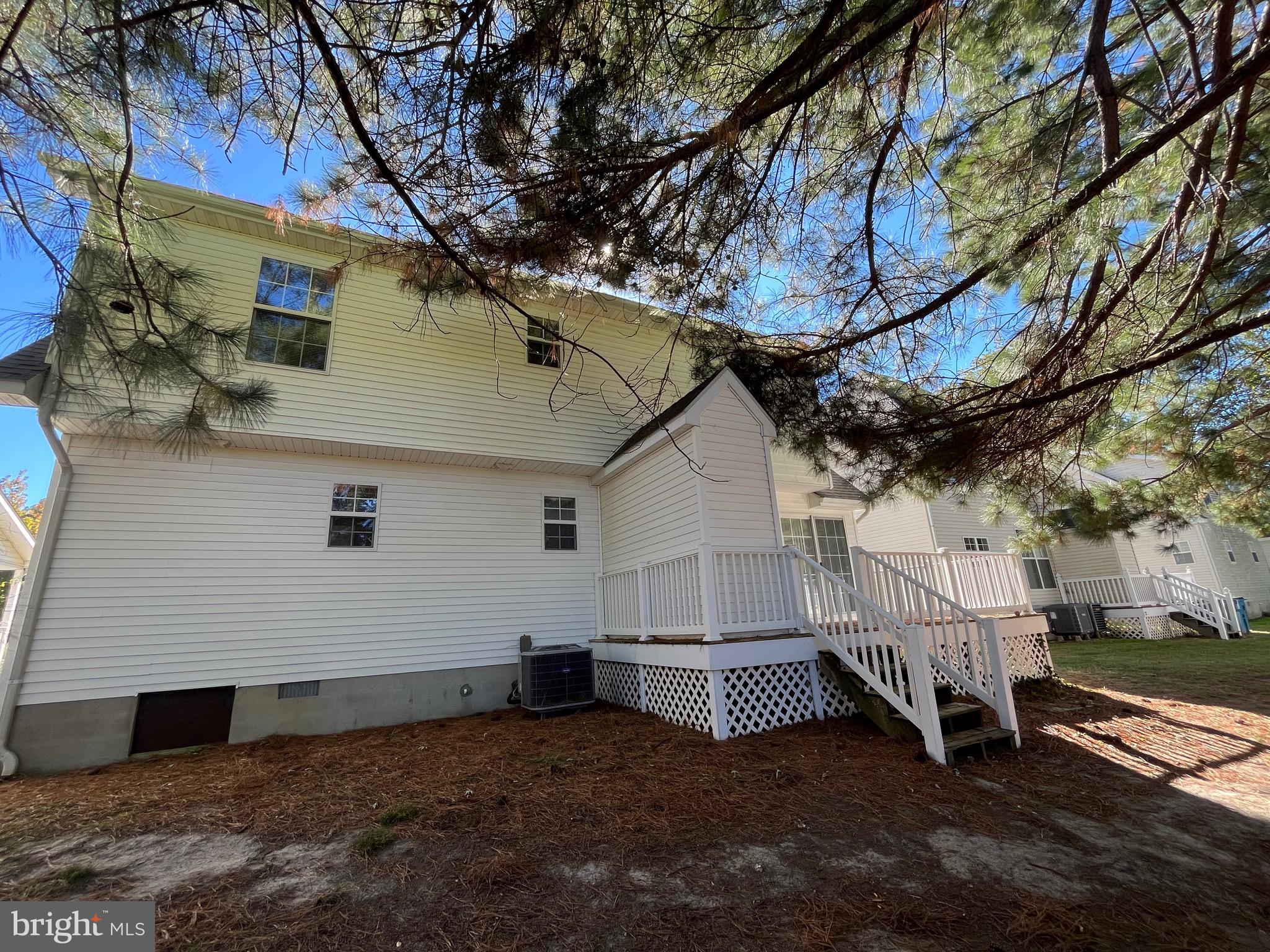 SCHOOLHOUSE COMMONS - Residential Lease