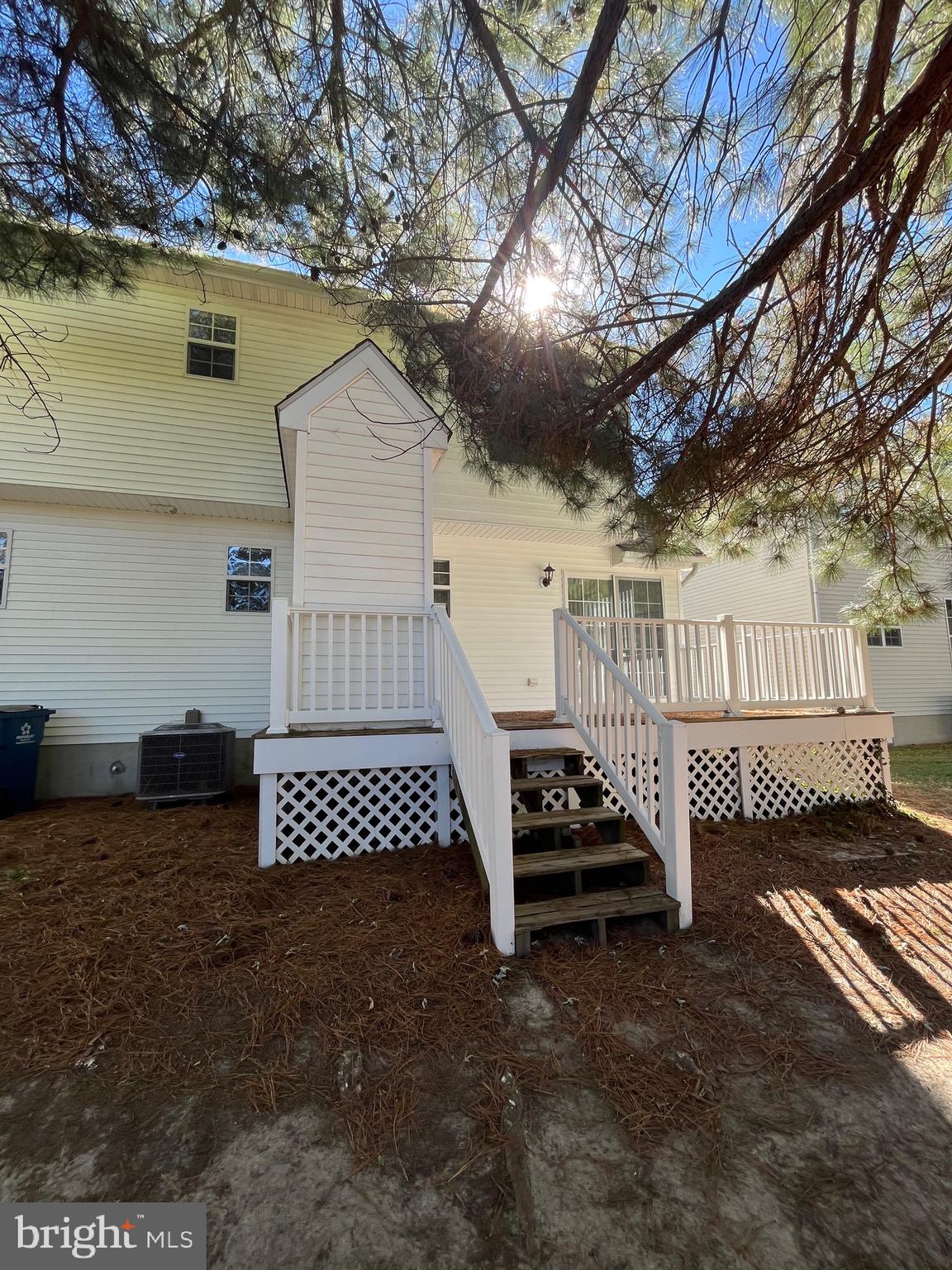 SCHOOLHOUSE COMMONS - Residential Lease