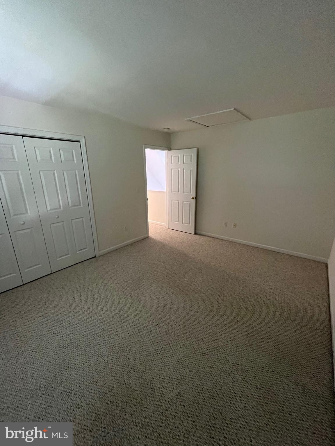 SCHOOLHOUSE COMMONS - Residential Lease