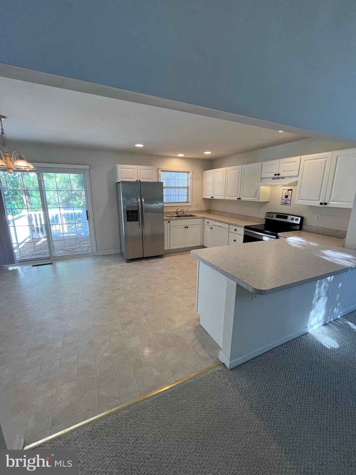 SCHOOLHOUSE COMMONS - Residential Lease