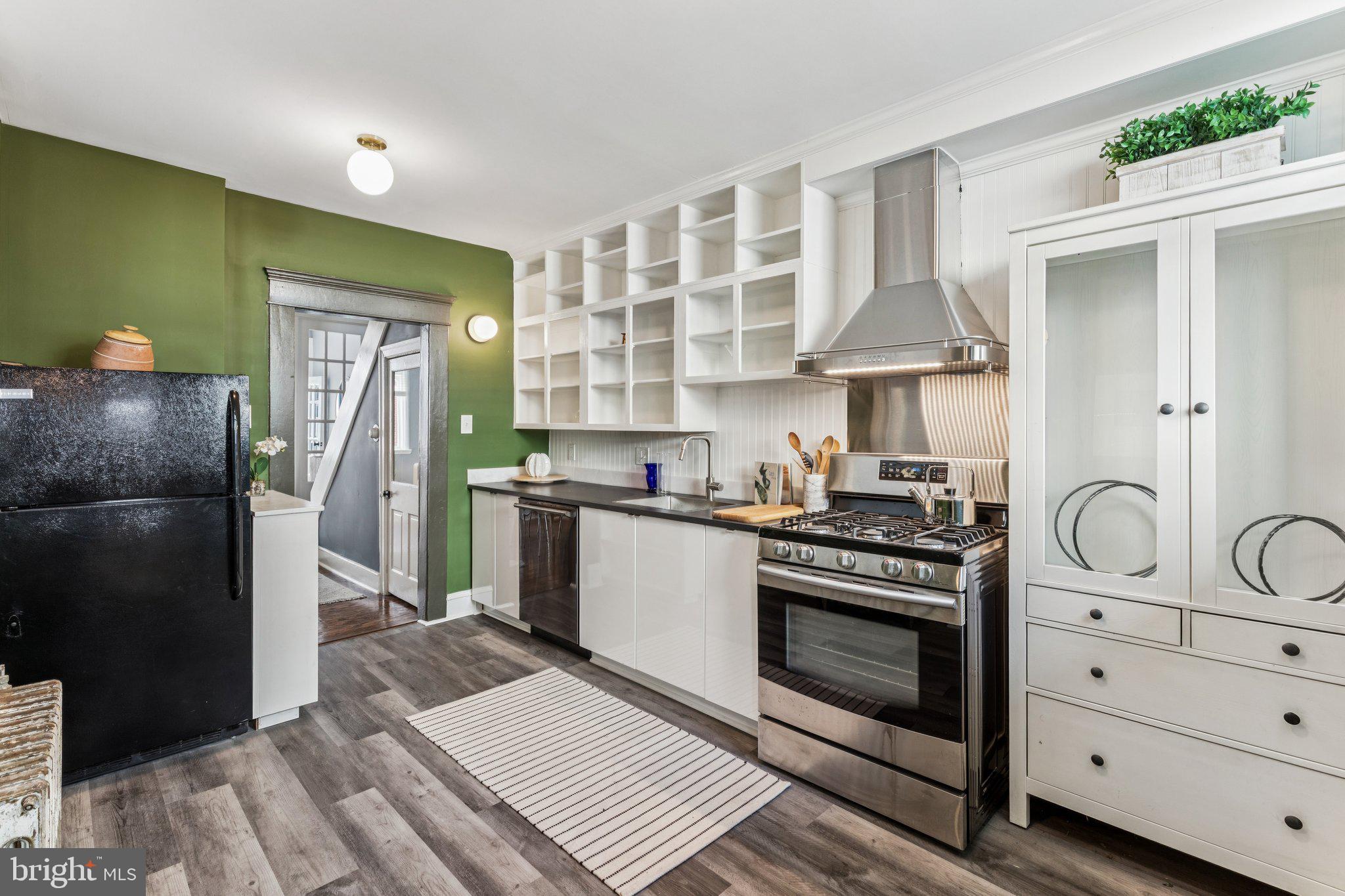 POINT BREEZE - Residential