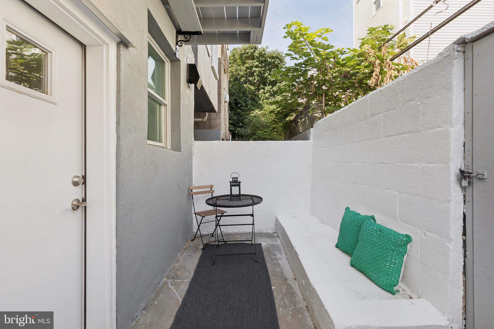 POINT BREEZE - Residential