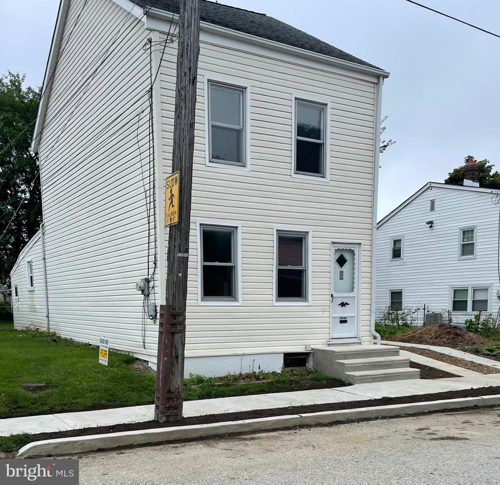Photo of 1417 E 13th Street, CRUM LYNNE, PA 19022 (MLS # PADE2093232)