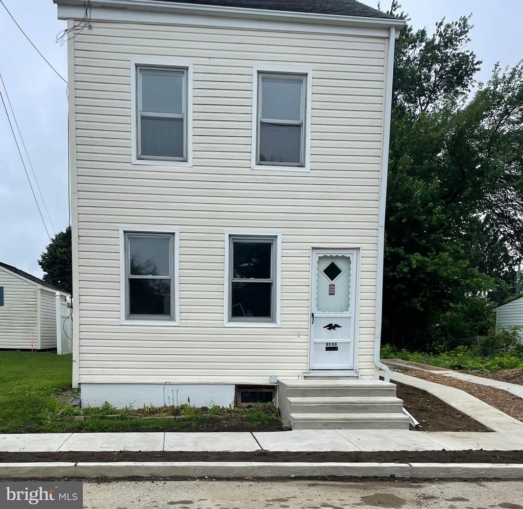 Photo of 1417 E 13th Street, CRUM LYNNE, PA 19022 (MLS # PADE2093232)