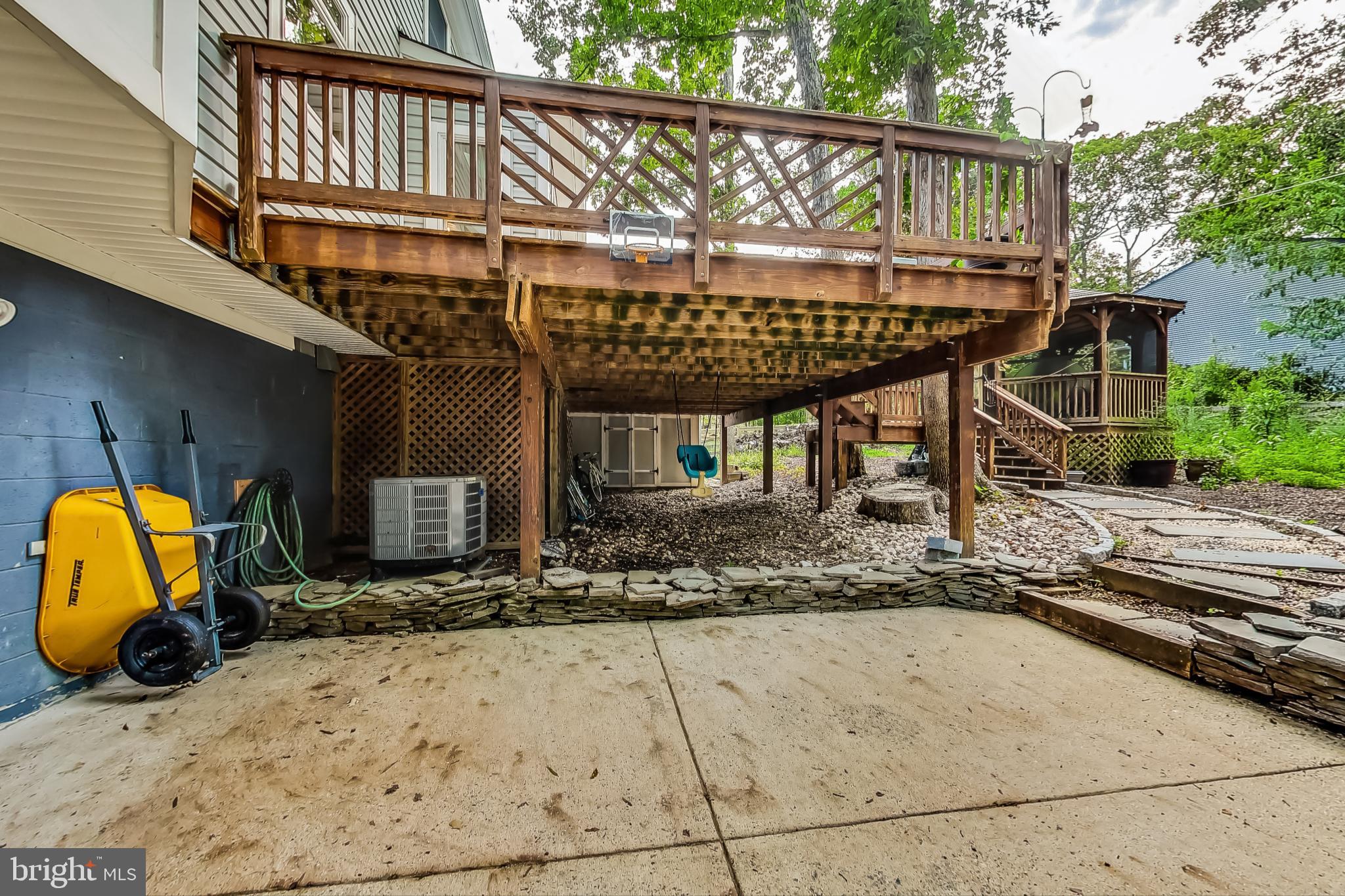 LAKE RIDGE - Residential