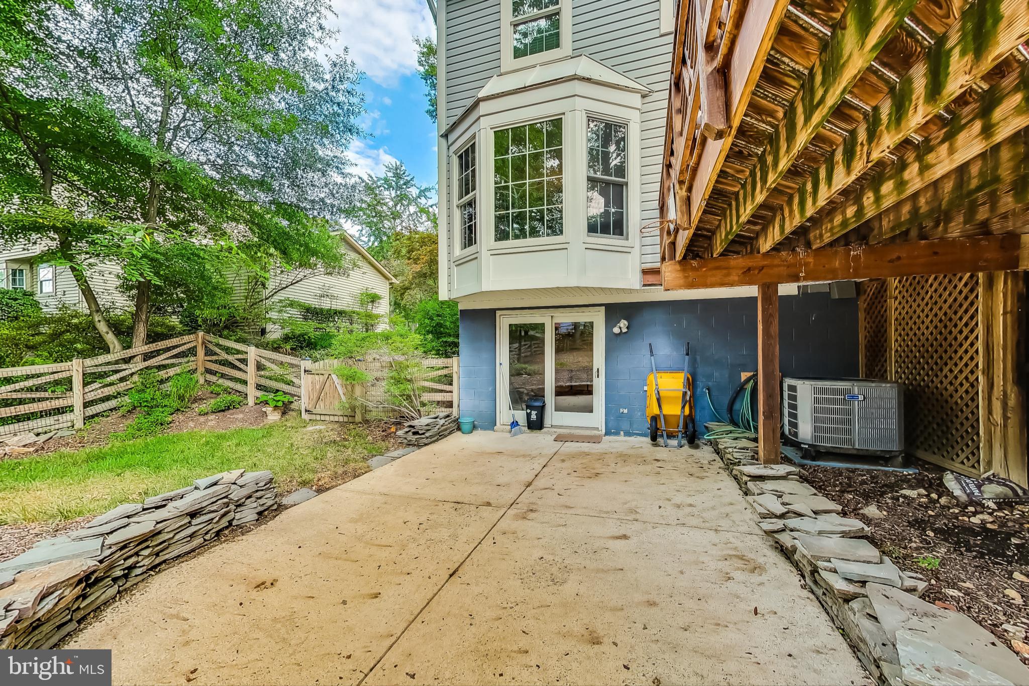 LAKE RIDGE - Residential