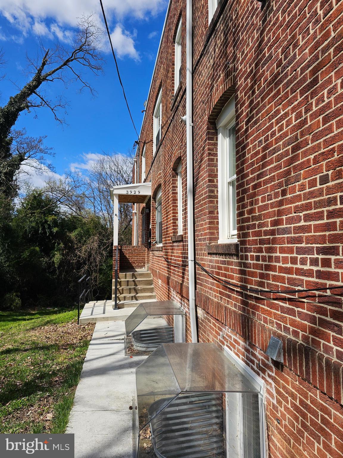 3929 4TH STREET SE 4