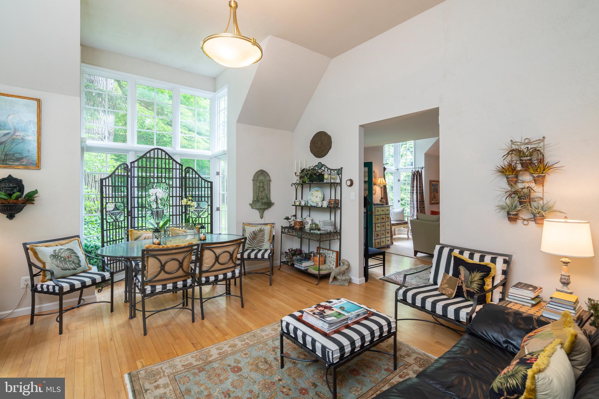 CHESTNUT HILL - Residential