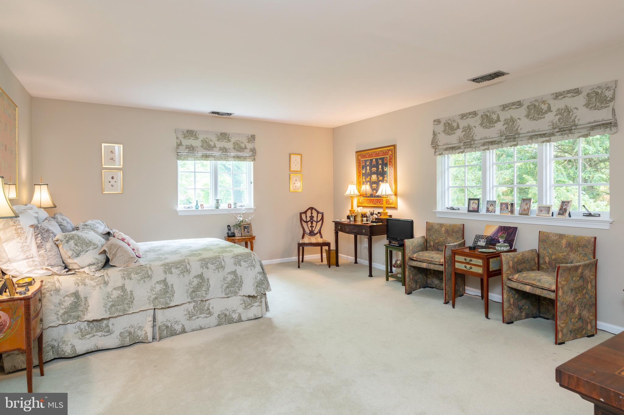 CHESTNUT HILL - Residential