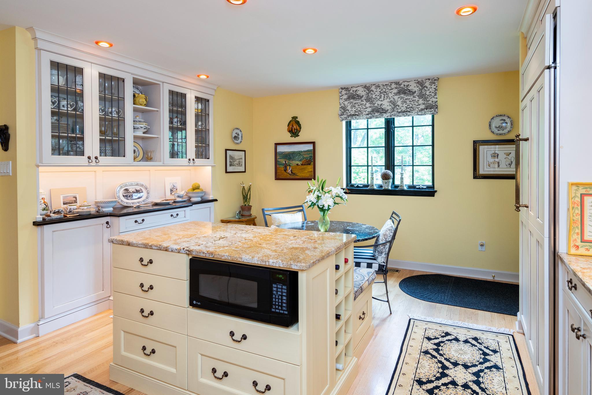 CHESTNUT HILL - Residential