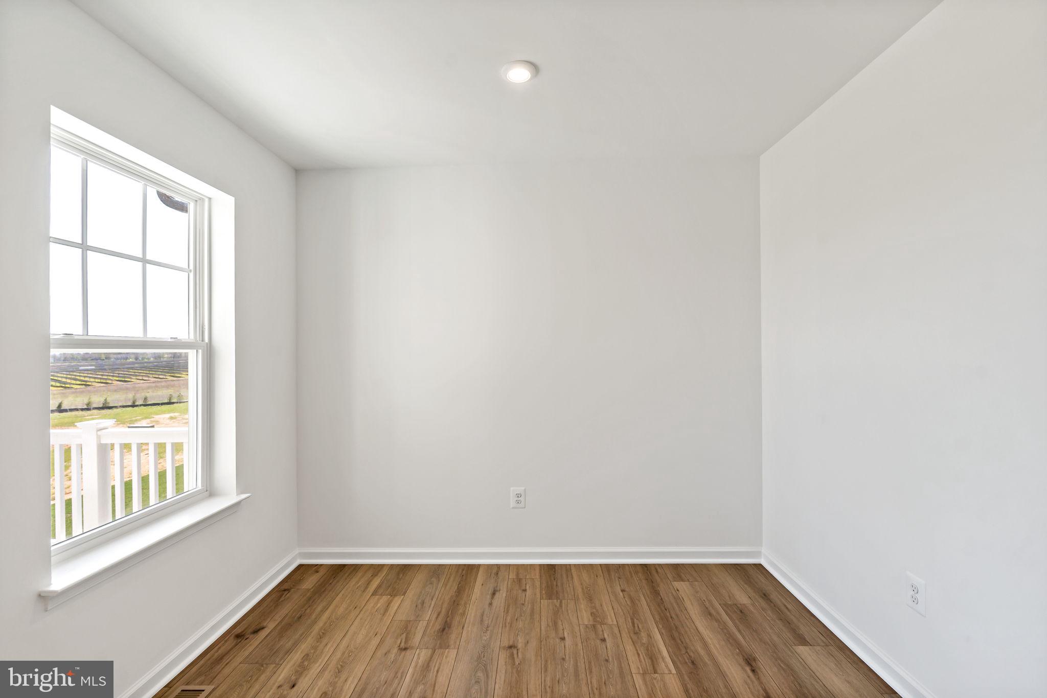 KING'S CROSSING - Residential