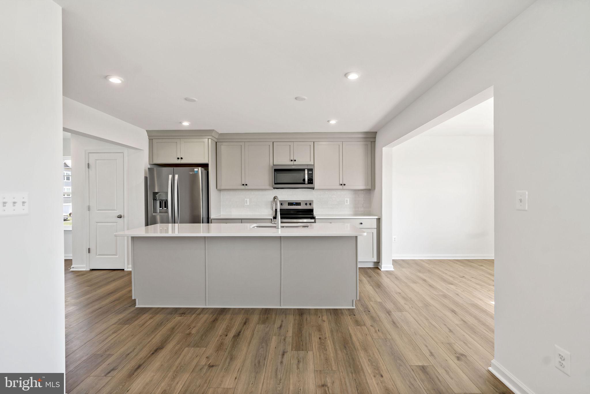 KING'S CROSSING - Residential