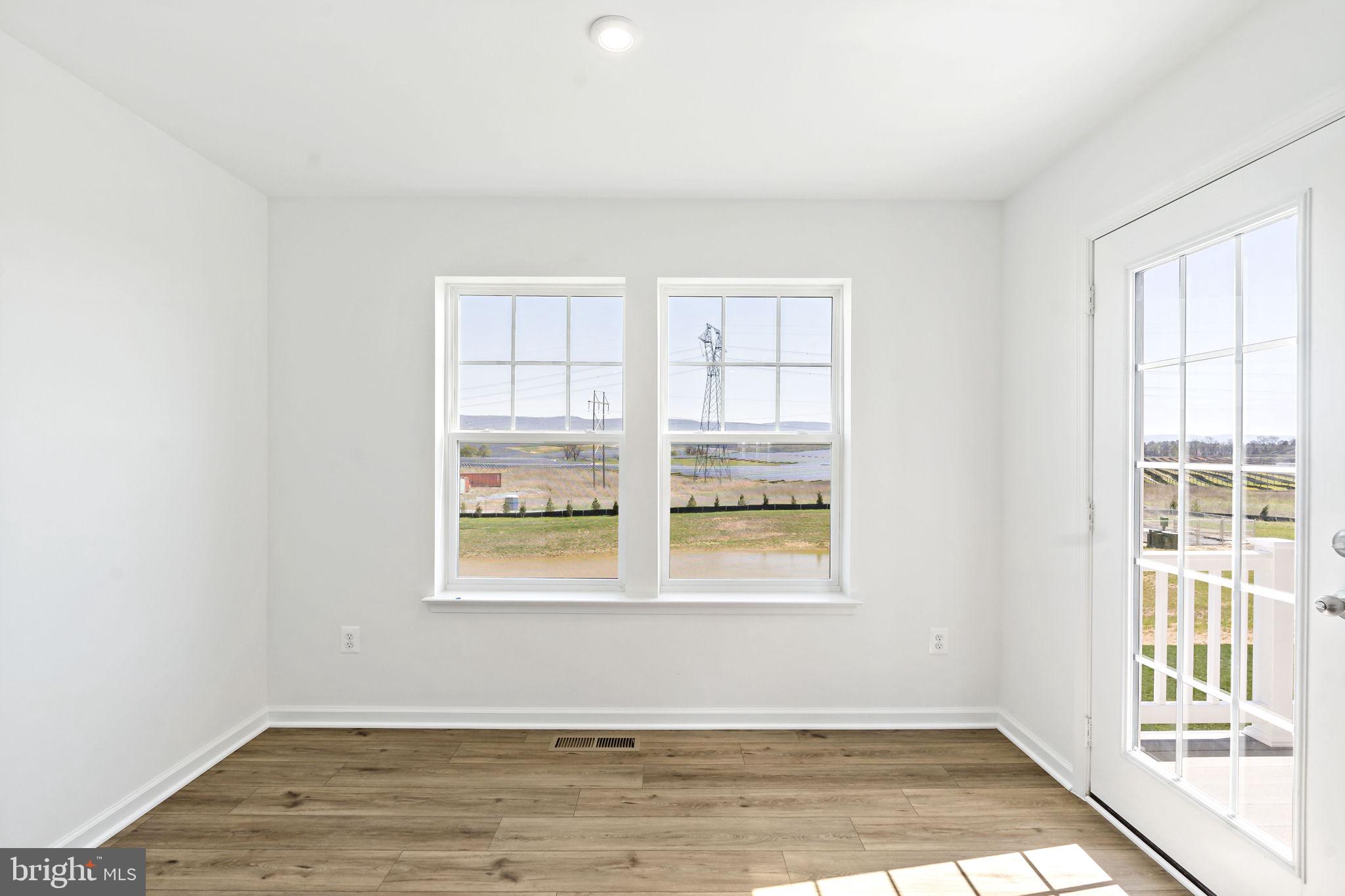 KING'S CROSSING - Residential