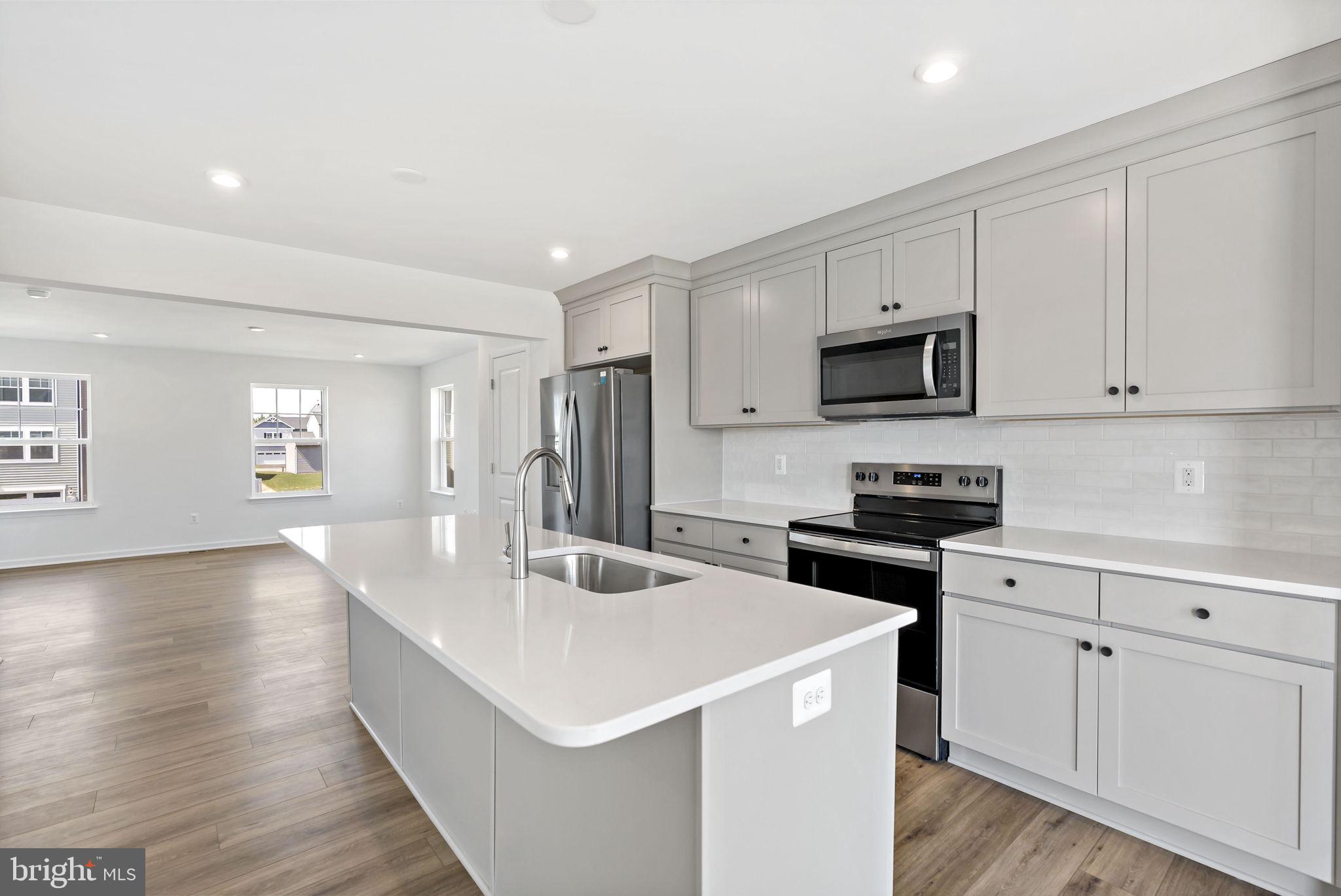 KING'S CROSSING - Residential