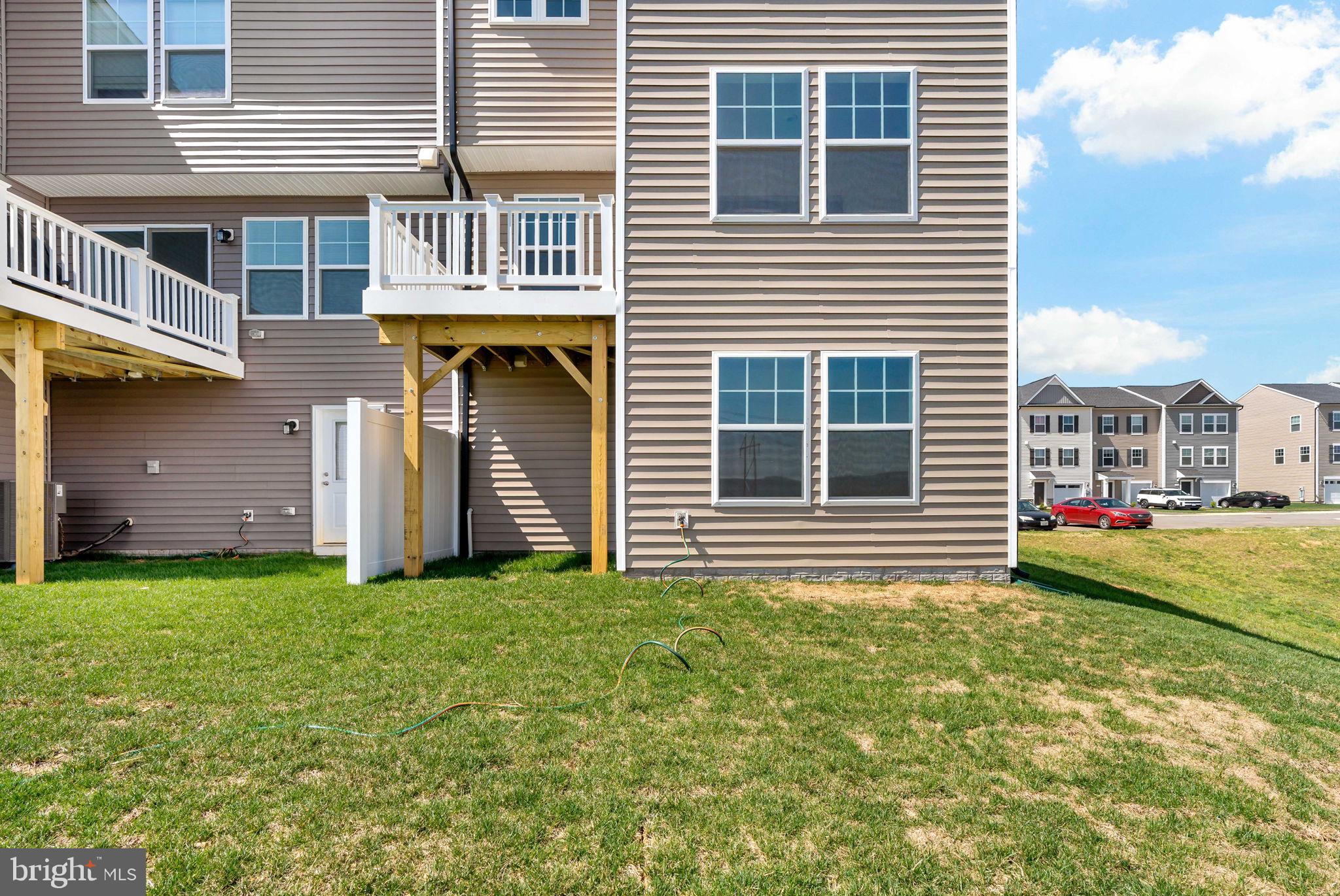 KING'S CROSSING - Residential