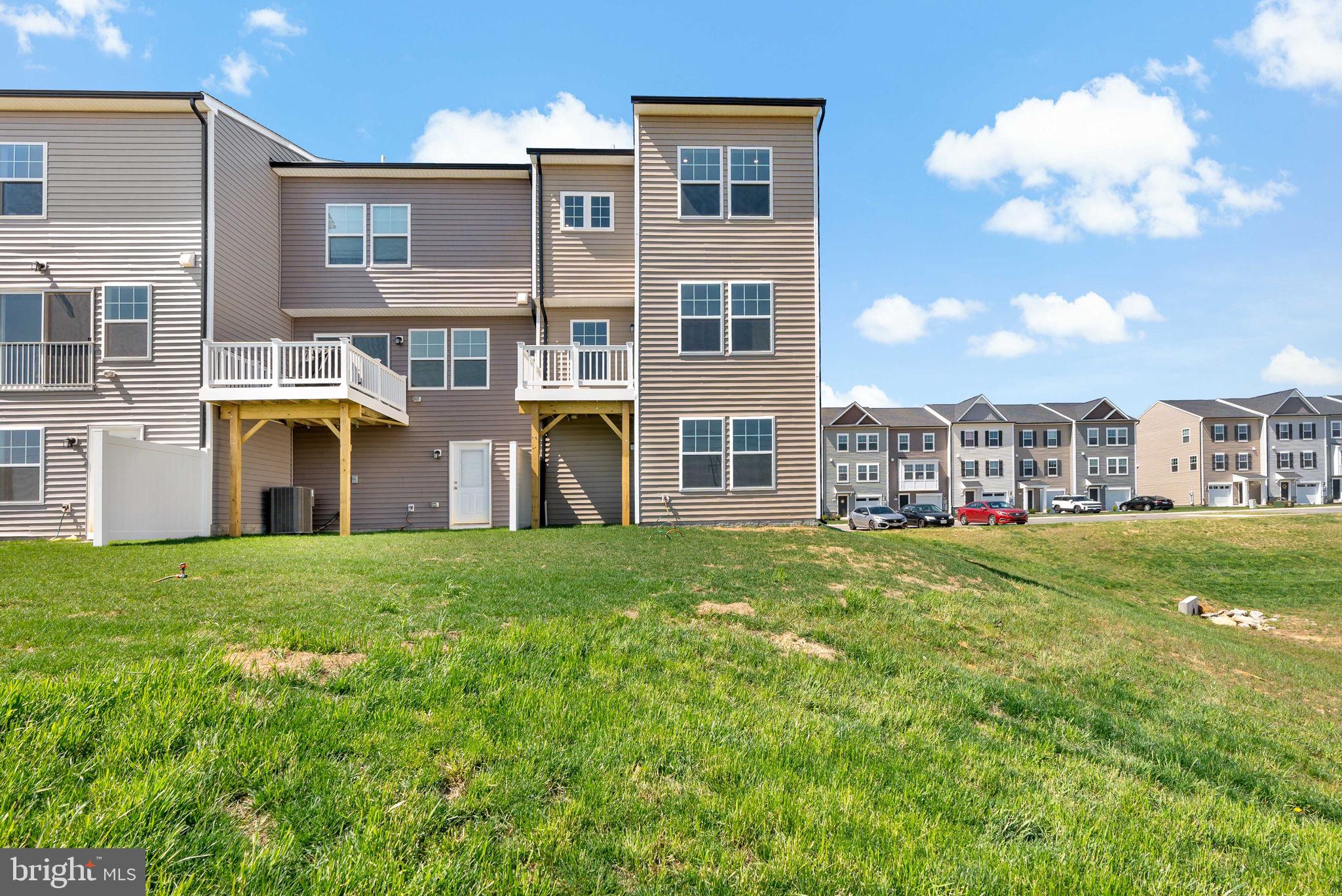 KING'S CROSSING - Residential