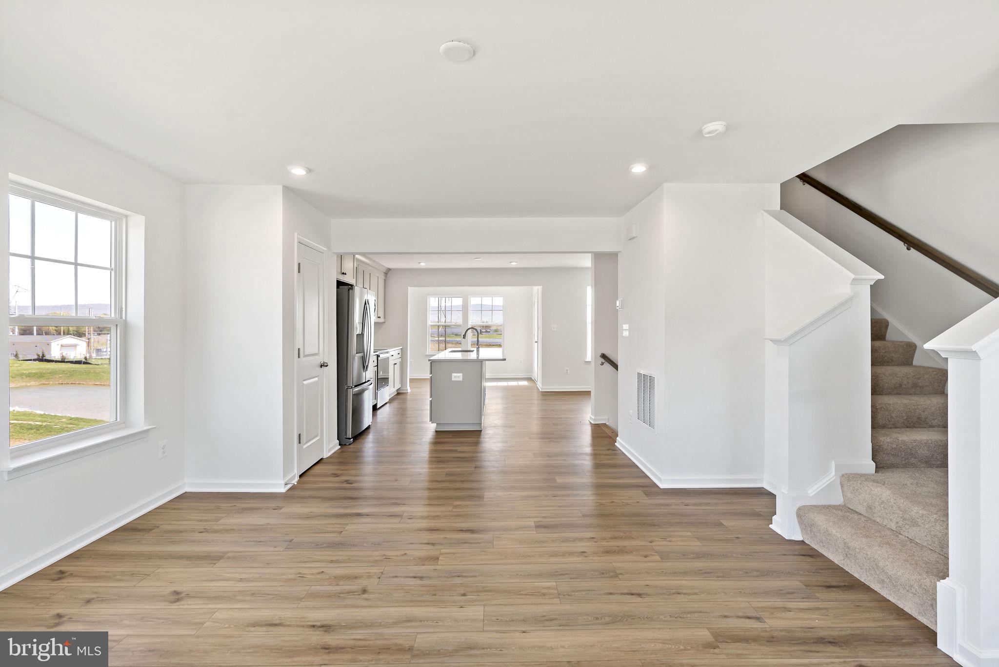 KING'S CROSSING - Residential