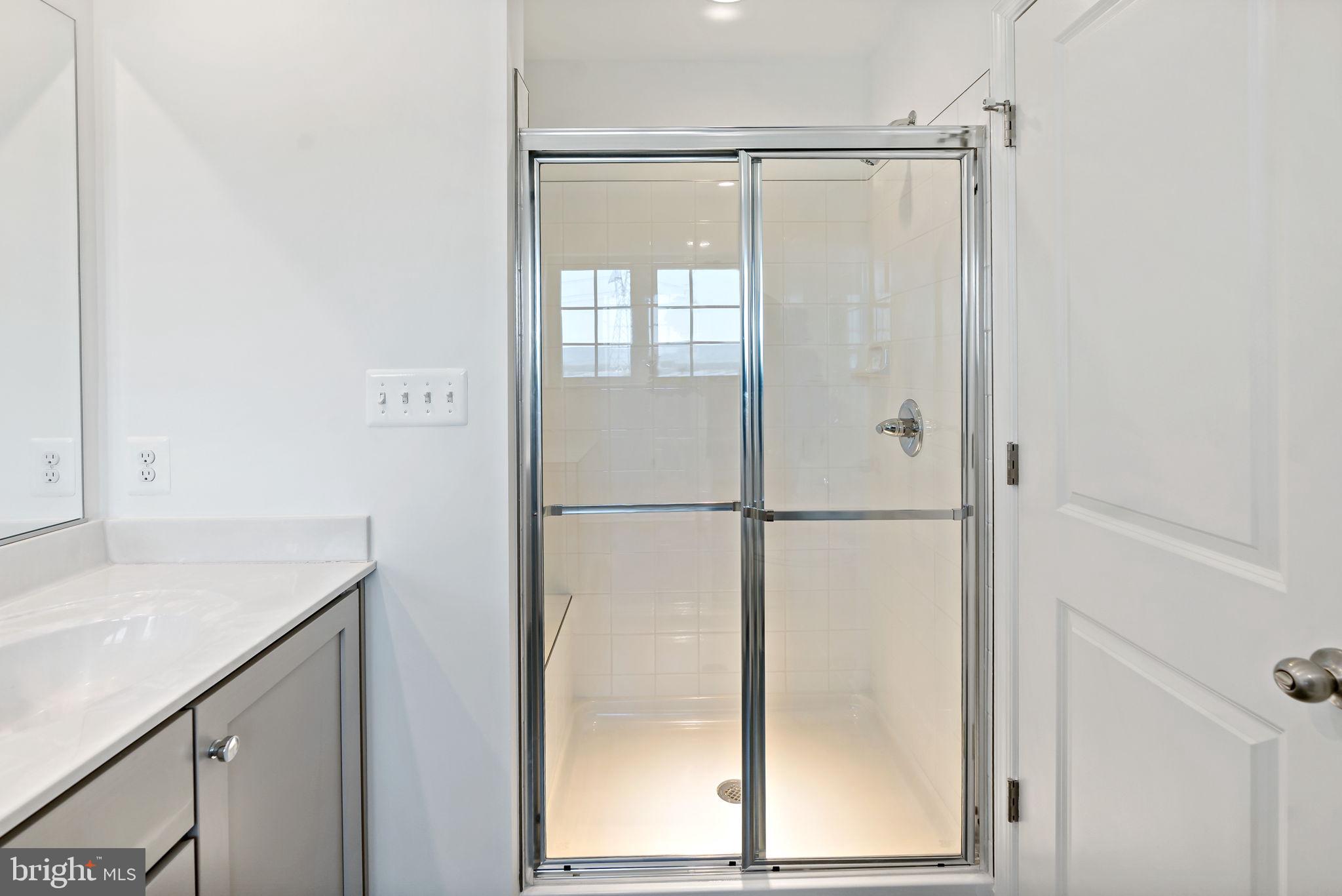 KING'S CROSSING - Residential