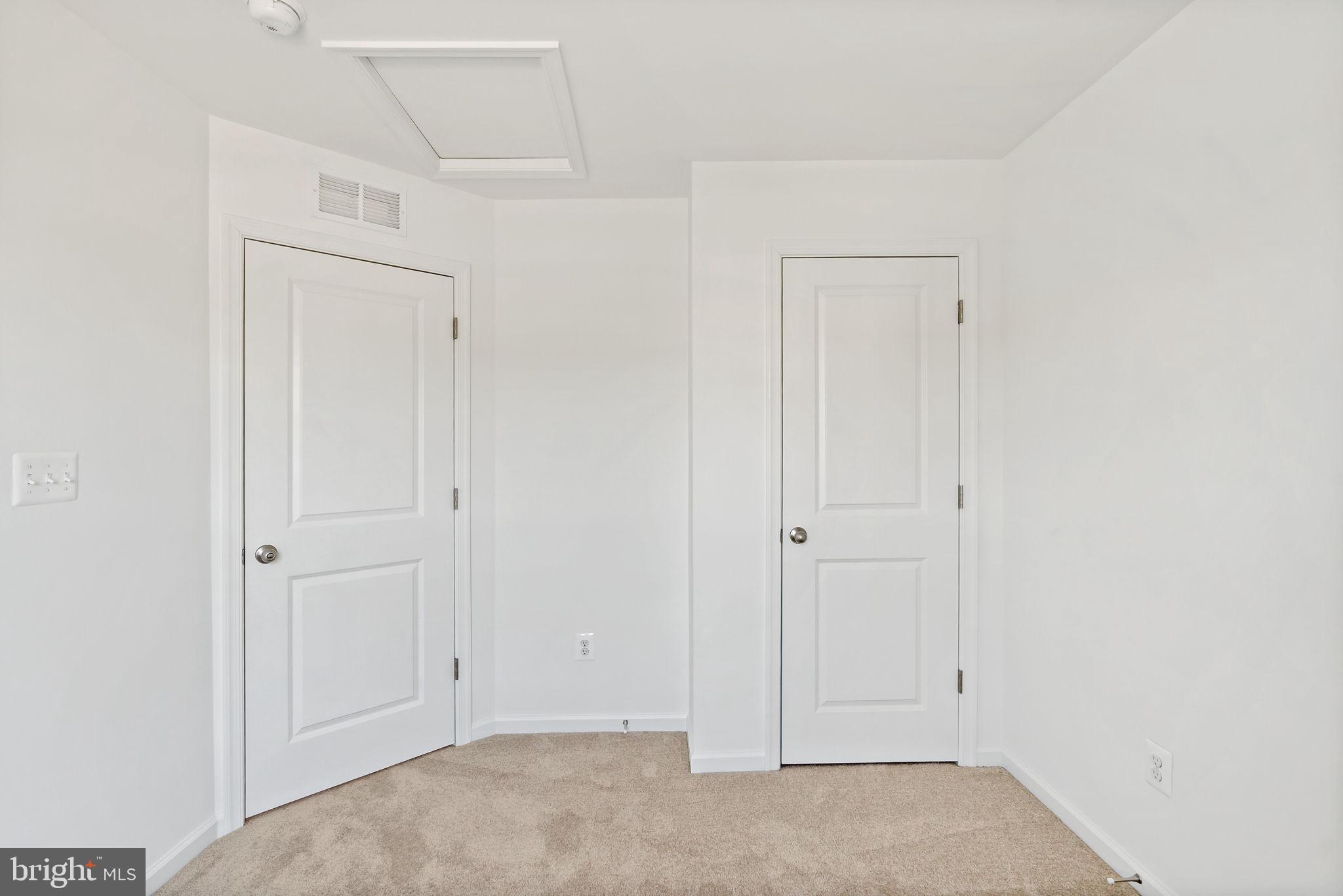 KING'S CROSSING - Residential