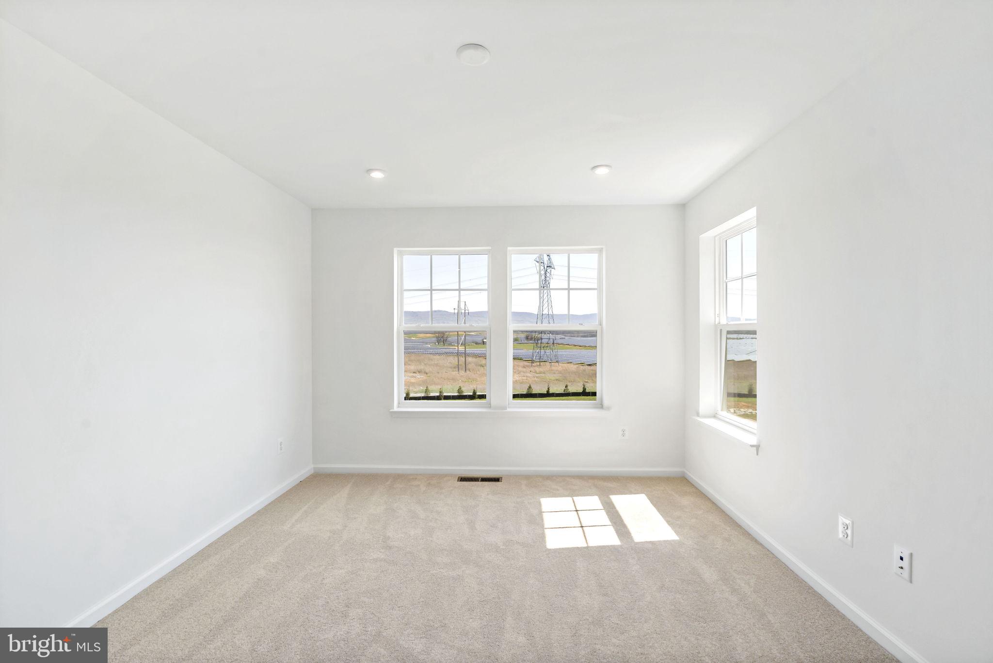 KING'S CROSSING - Residential