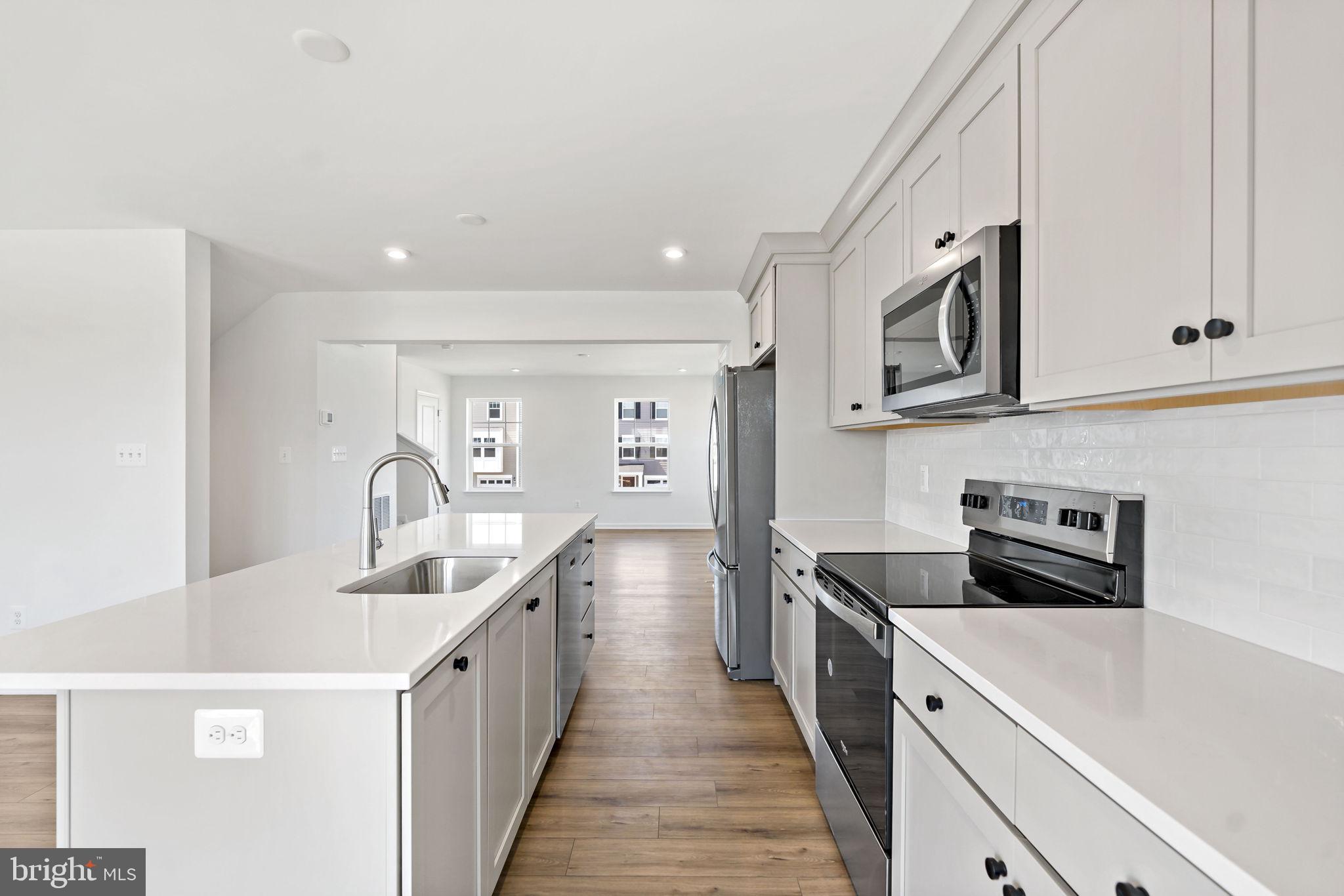 KING'S CROSSING - Residential