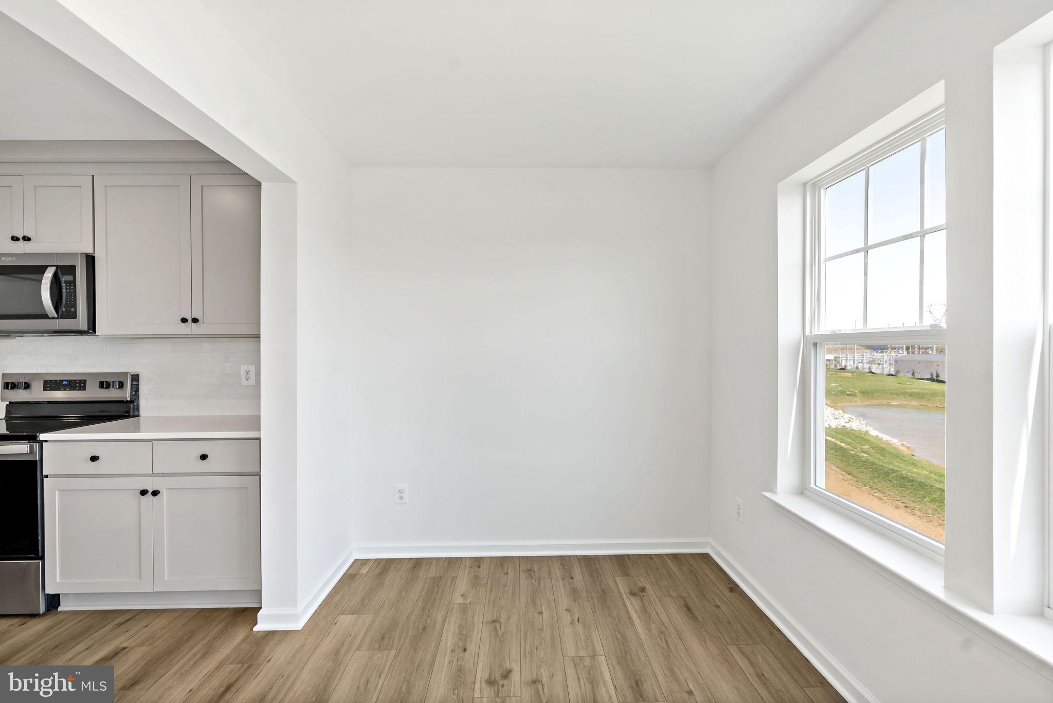 KING'S CROSSING - Residential