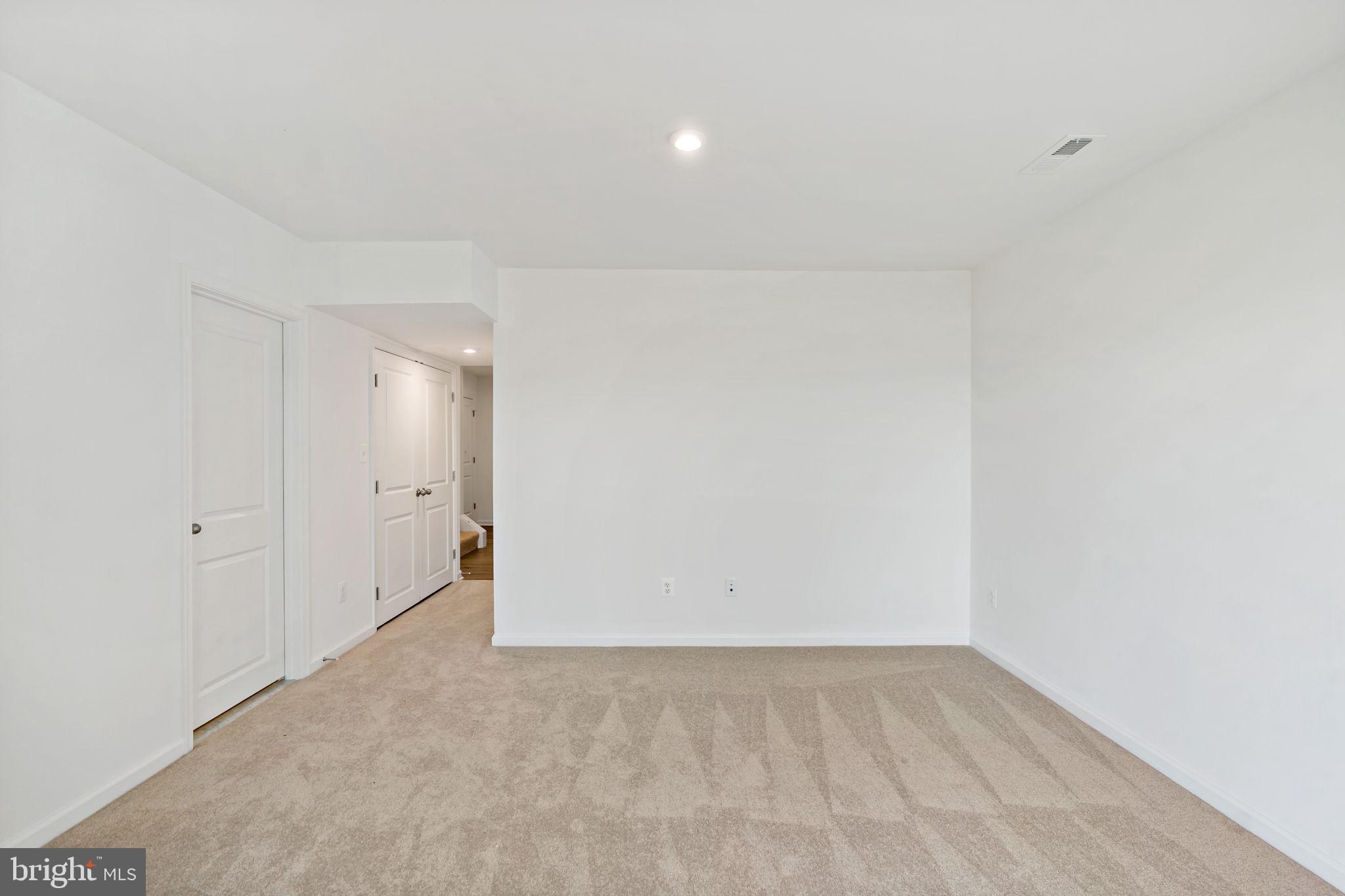 KING'S CROSSING - Residential