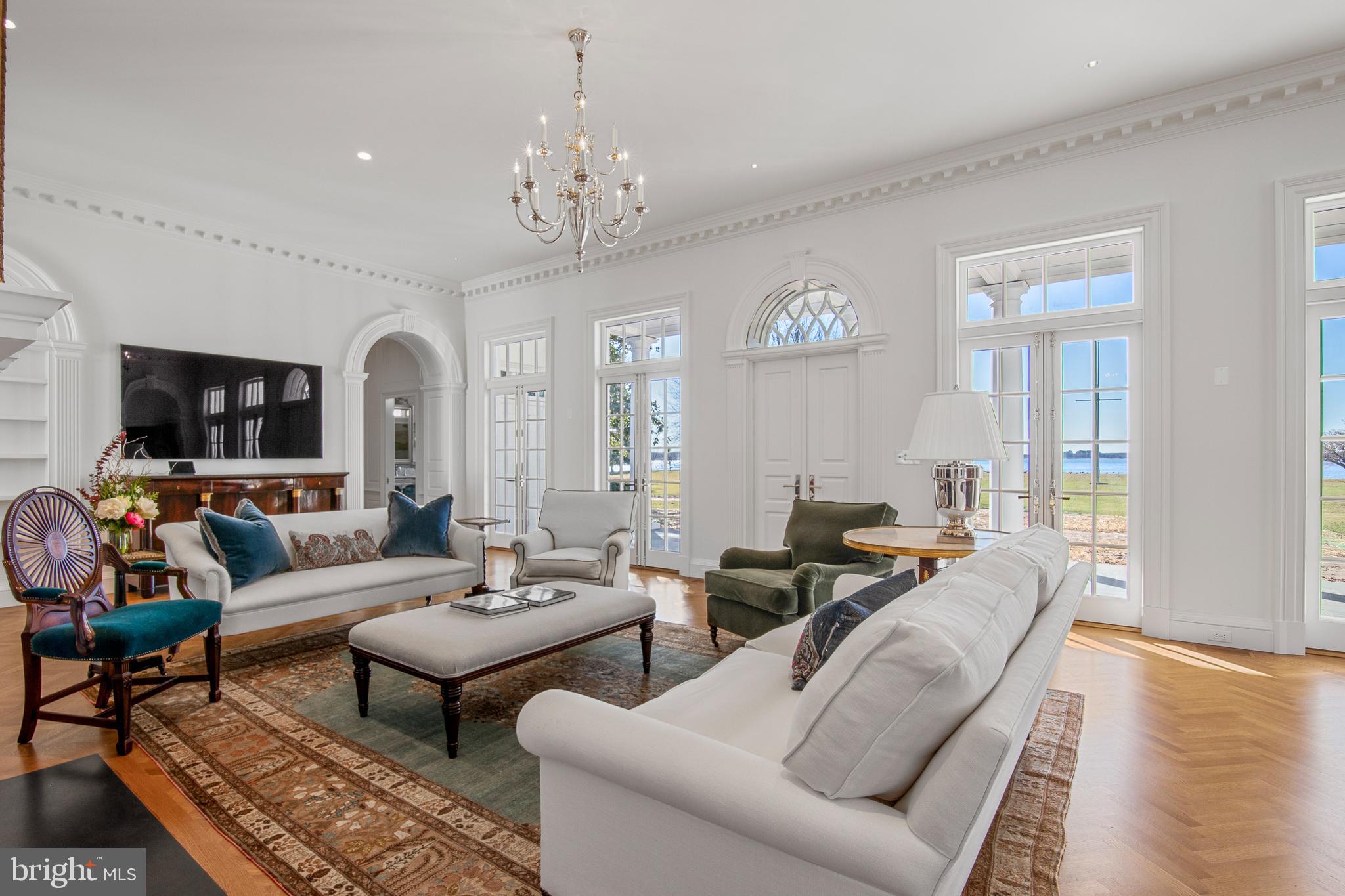 BAILEYS NECK - Residential