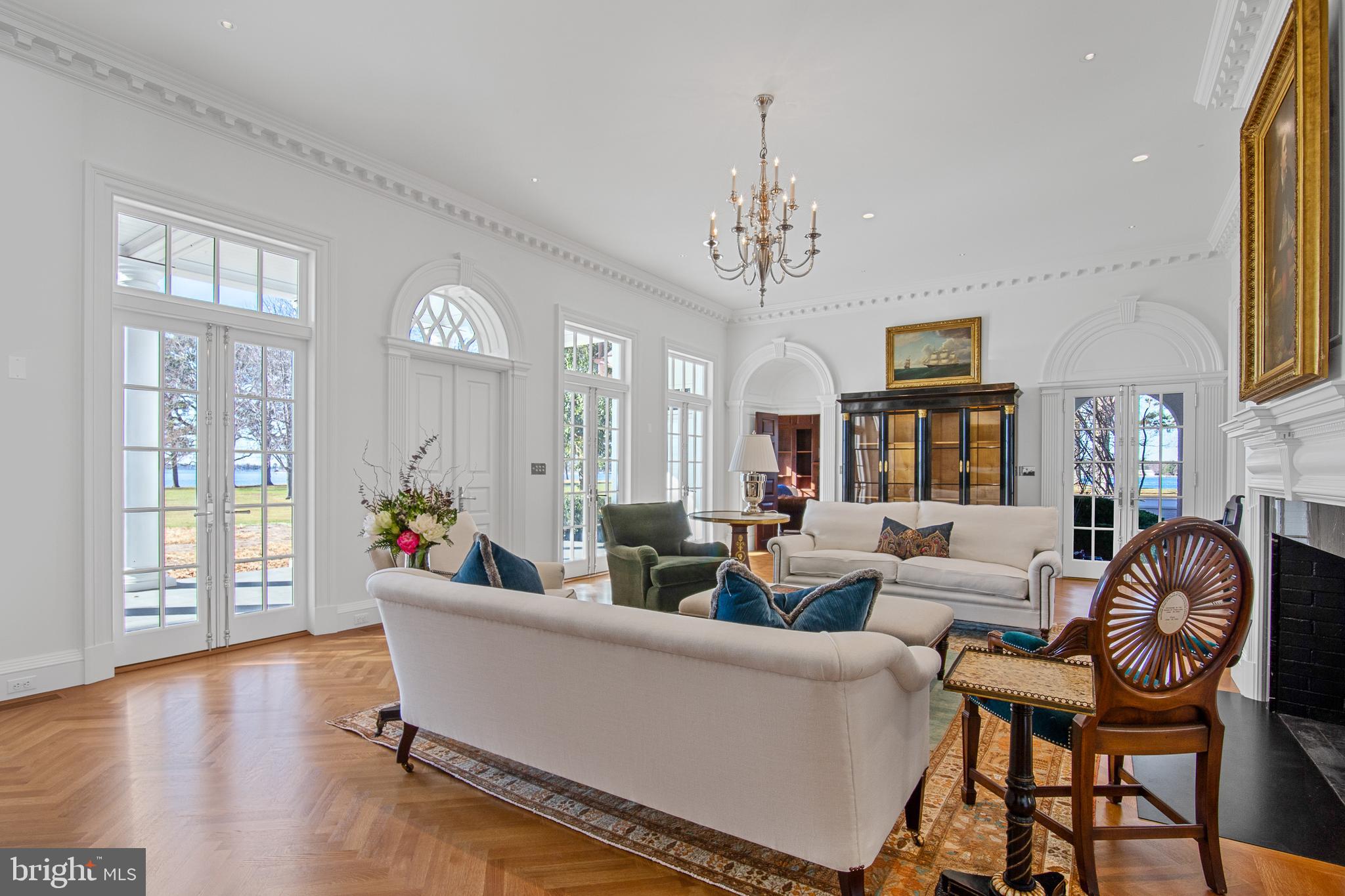 BAILEYS NECK - Residential