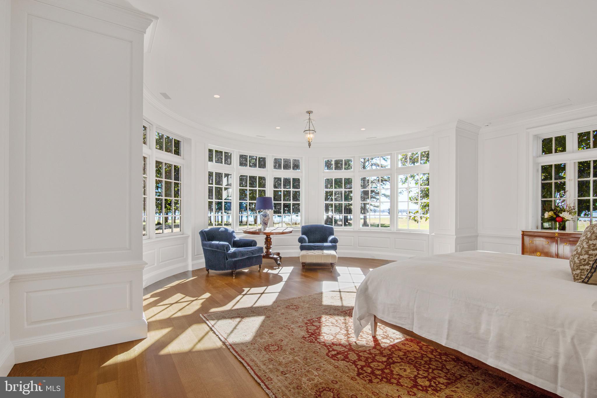 BAILEYS NECK - Residential