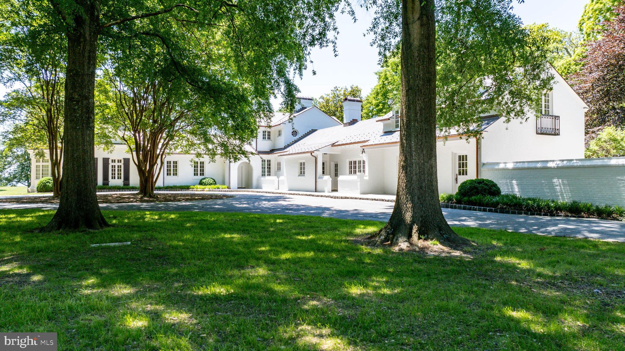 BAILEYS NECK - Residential